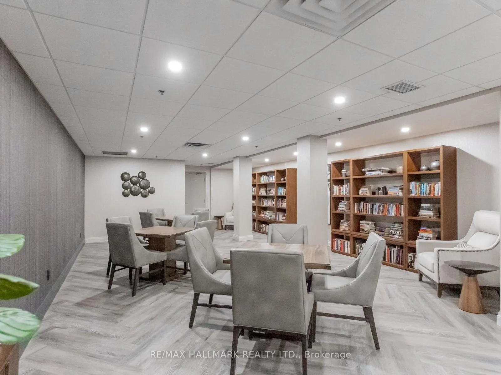 Photo 25 of Unit 724, 1 Leaside Park Drive, Toronto, Thorncliffe Park — HOMEH