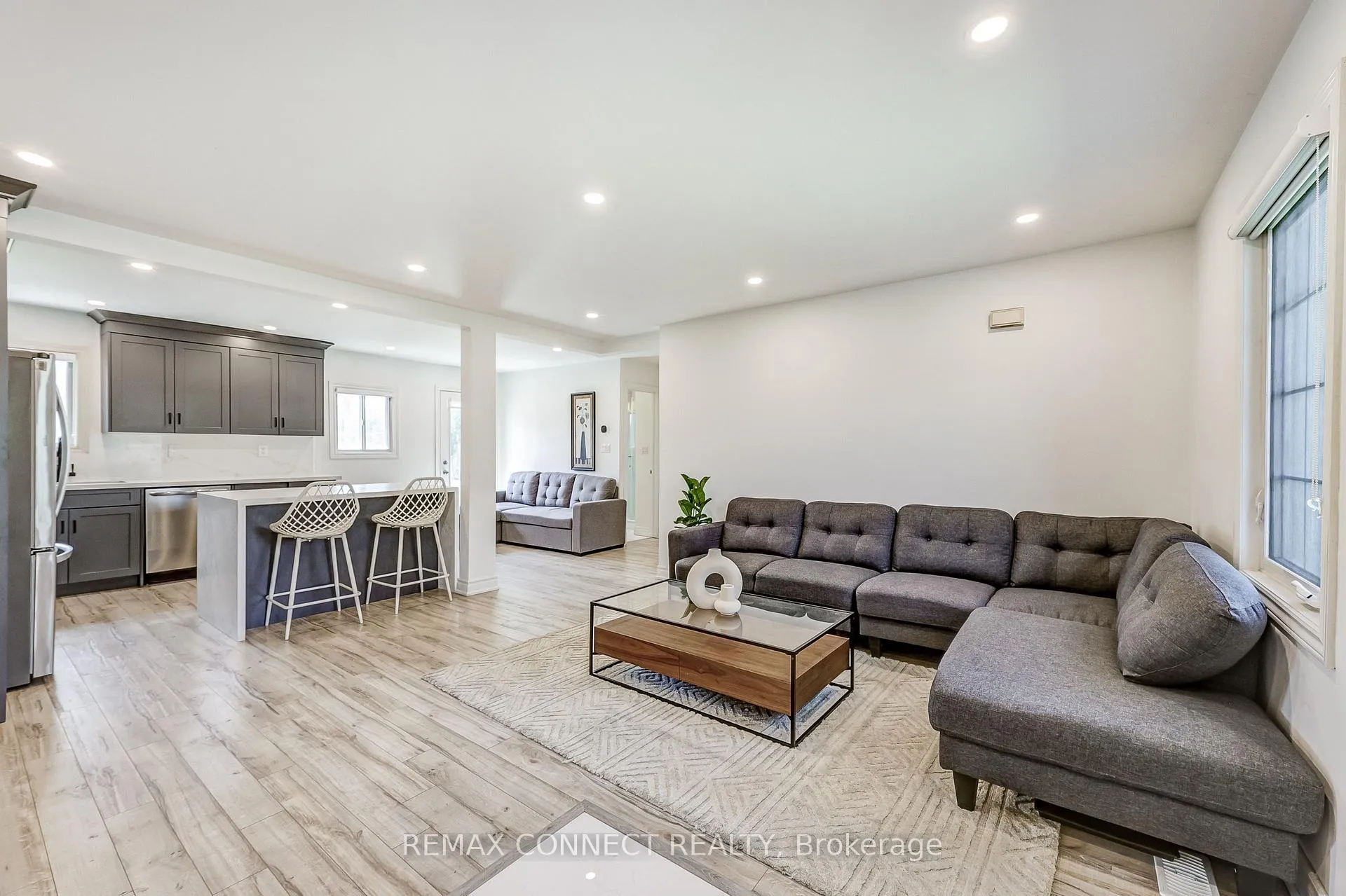 Photo 3 of 3759 Ellesmere Road, Scarborough, Highland Creek — HOMEH