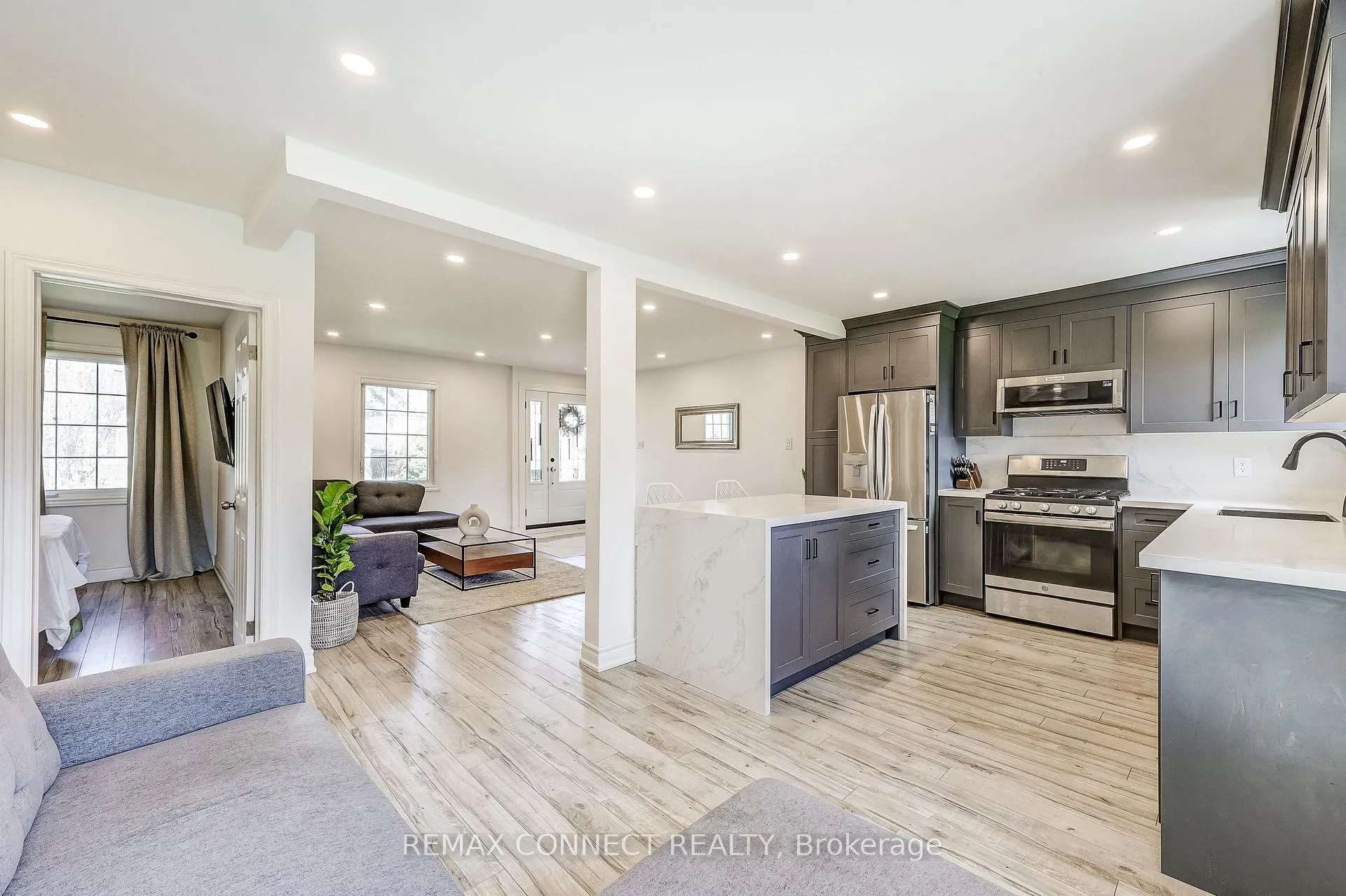 Photo 6 of 3759 Ellesmere Road, Scarborough, Highland Creek — HOMEH
