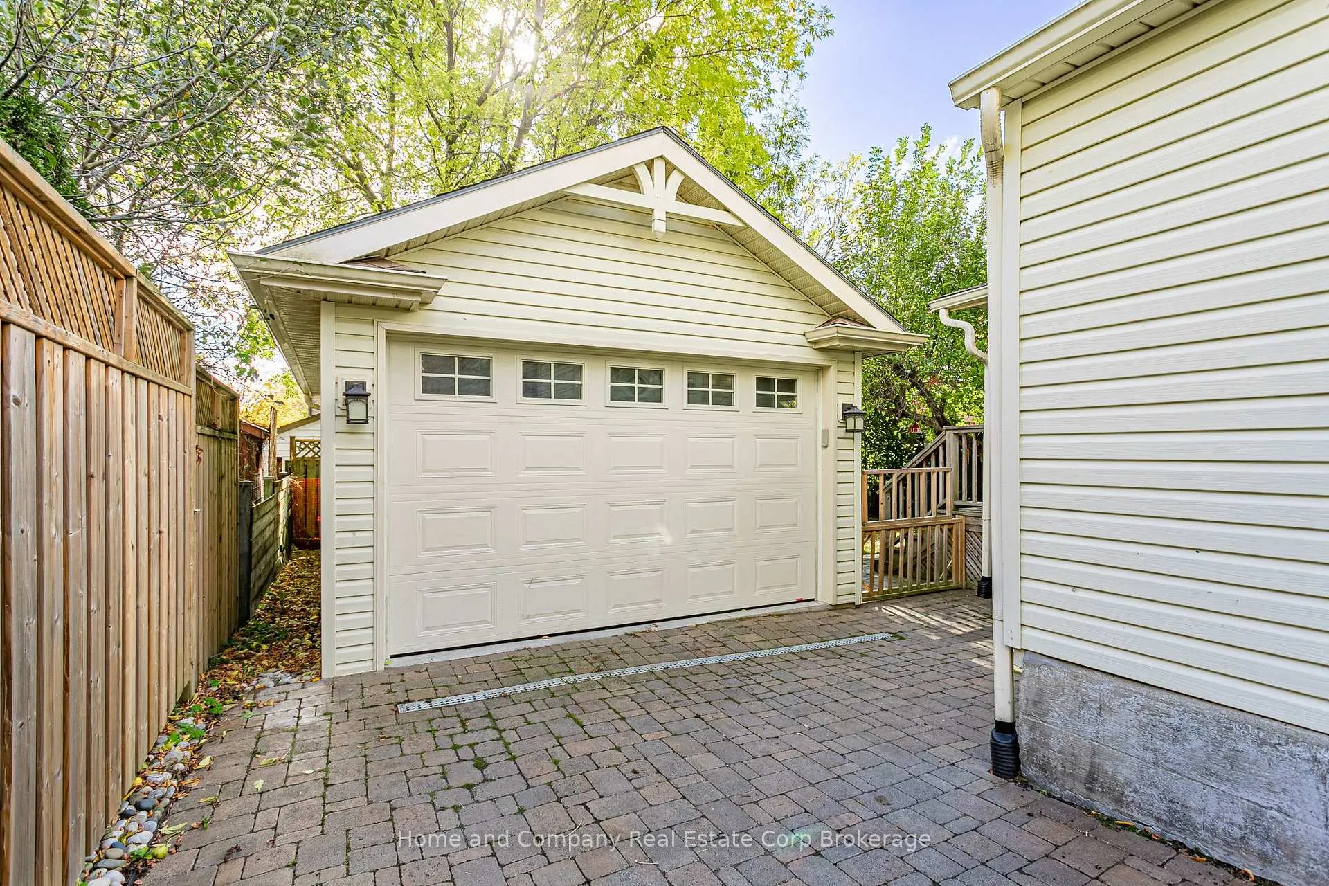Photo 4 of 185 Albert Street, Stratford — HOMEH