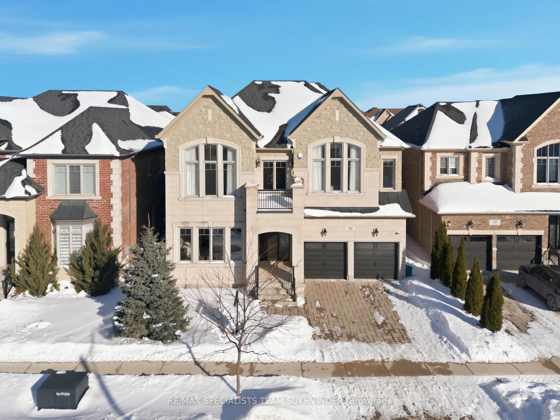 Photo 2 of 96 Port Royal Avenue, Vaughan, Kleinburg — HOMEH