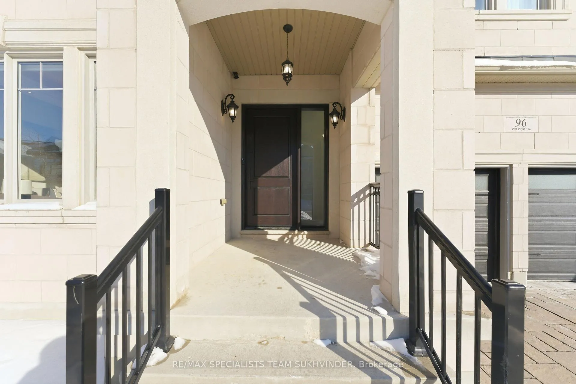 Photo 3 of 96 Port Royal Avenue, Vaughan, Kleinburg — HOMEH