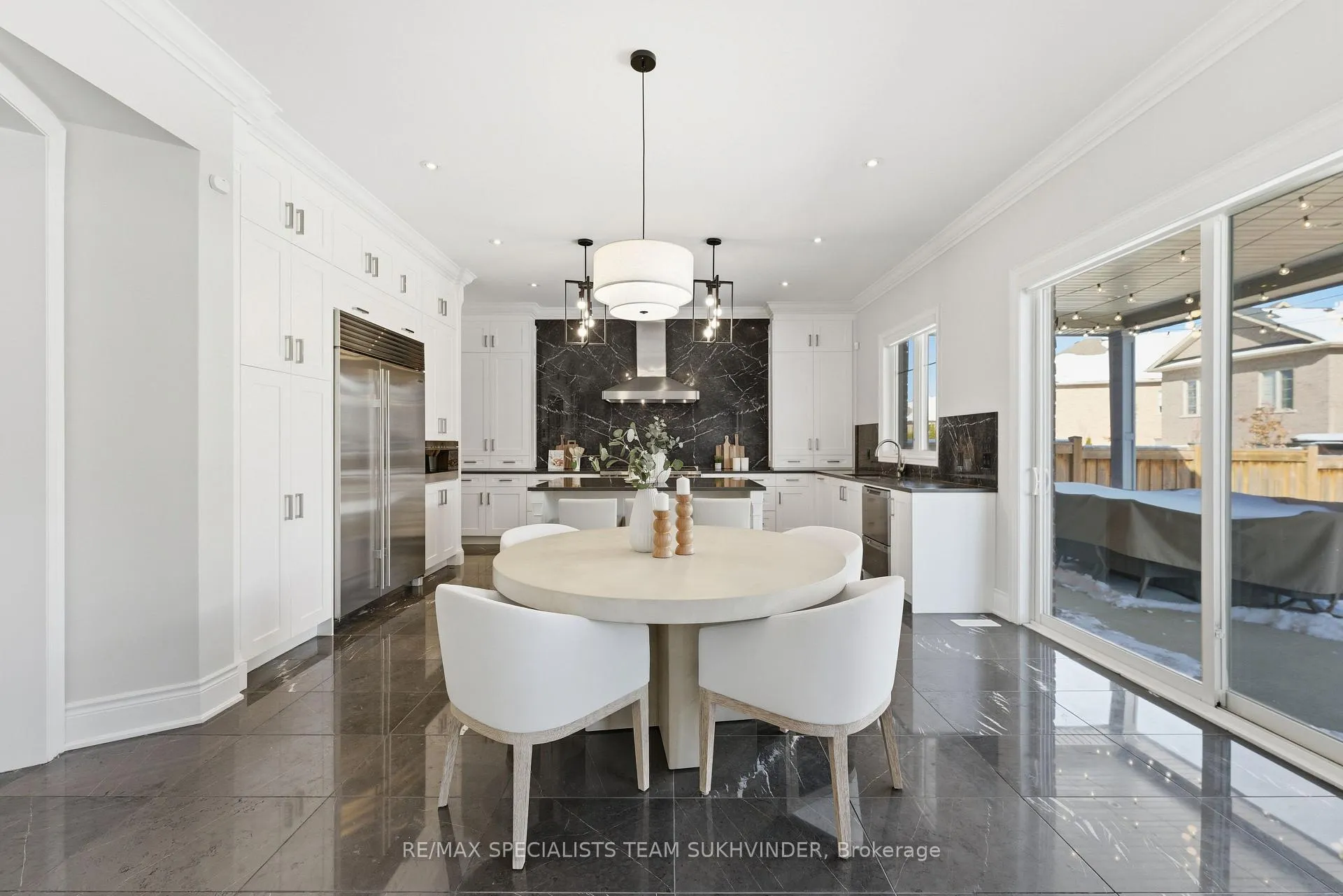 Photo 7 of 96 Port Royal Avenue, Vaughan, Kleinburg — HOMEH