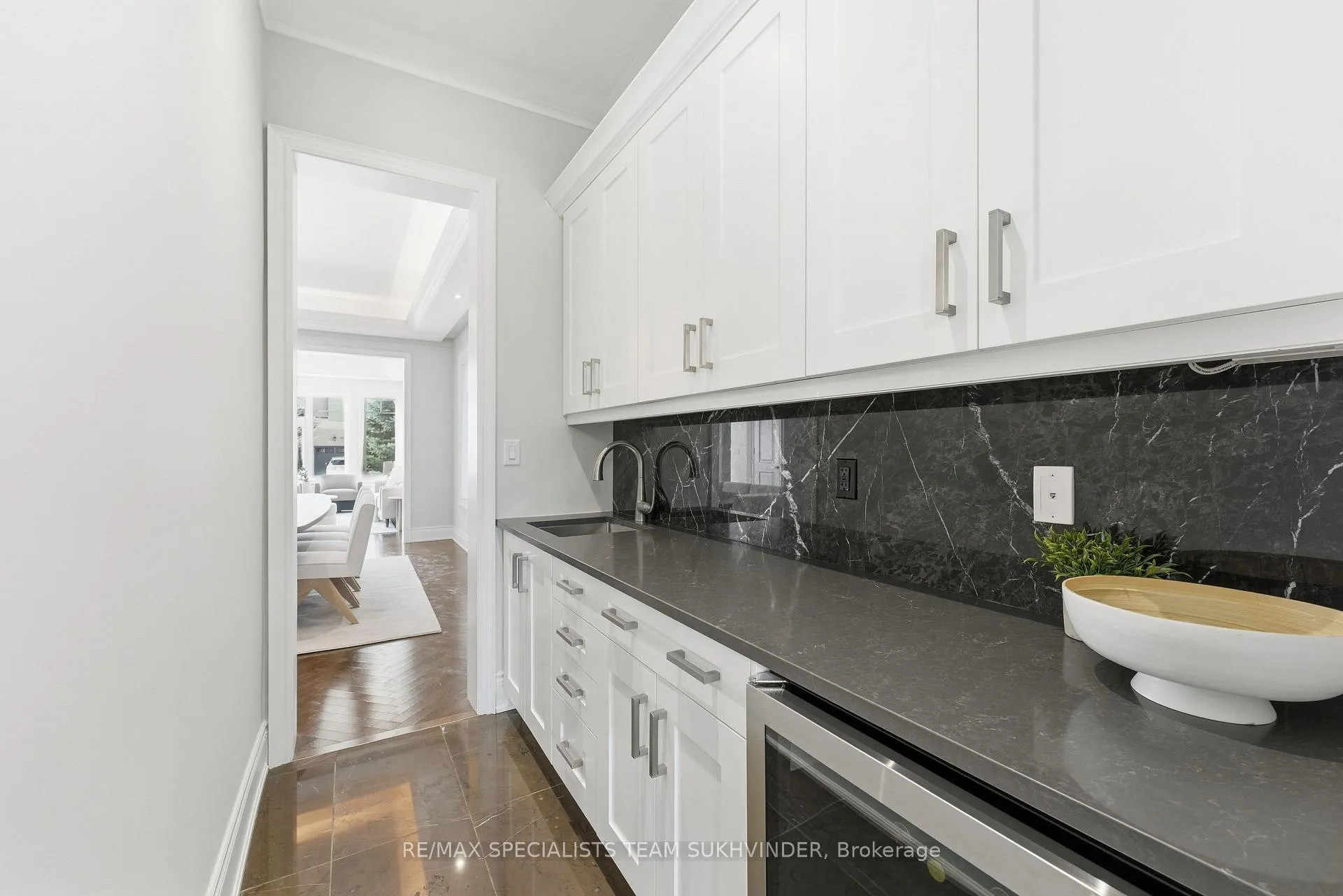 Photo 9 of 96 Port Royal Avenue, Vaughan, Kleinburg — HOMEH