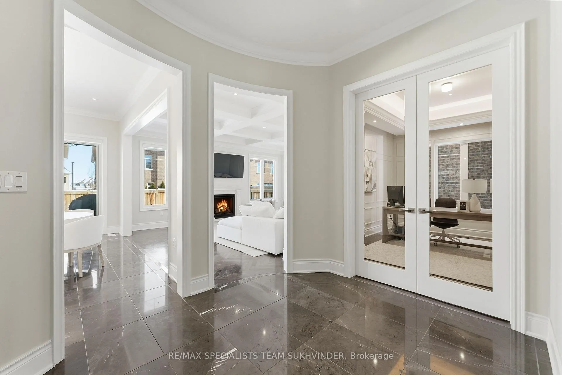 Photo 11 of 96 Port Royal Avenue, Vaughan, Kleinburg — HOMEH