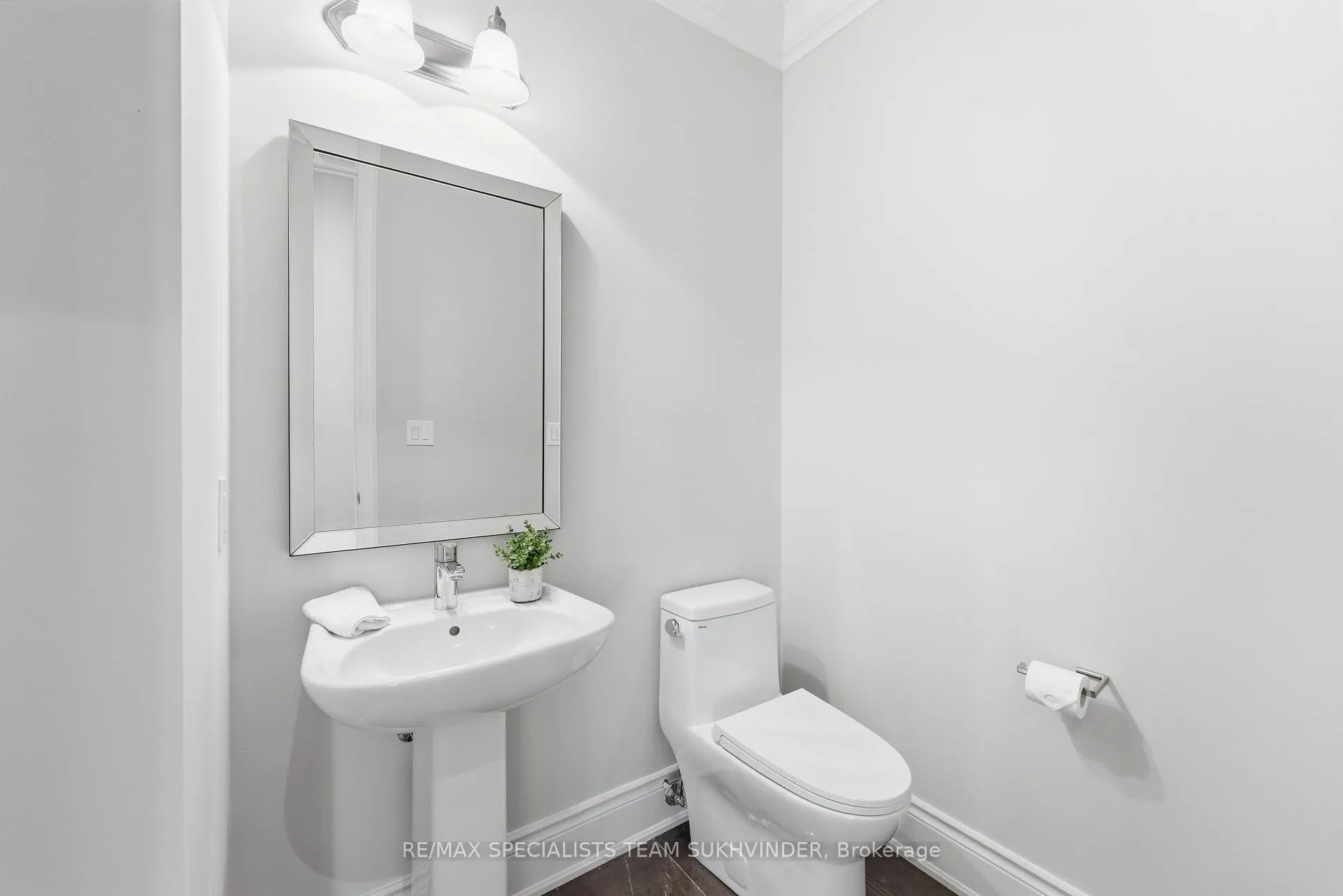 Photo 13 of 96 Port Royal Avenue, Vaughan, Kleinburg — HOMEH