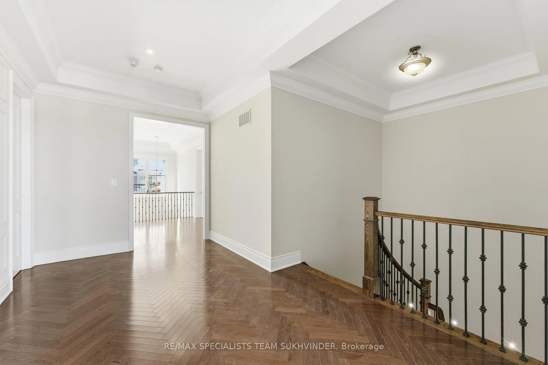 Photo 15 of 96 Port Royal Avenue, Vaughan, Kleinburg — HOMEH