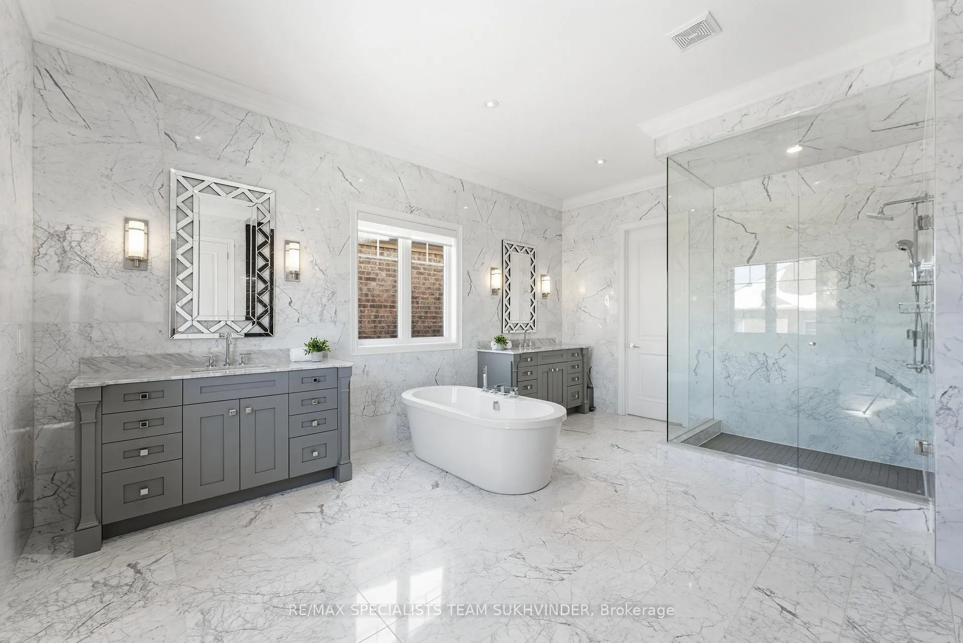 Photo 18 of 96 Port Royal Avenue, Vaughan, Kleinburg — HOMEH