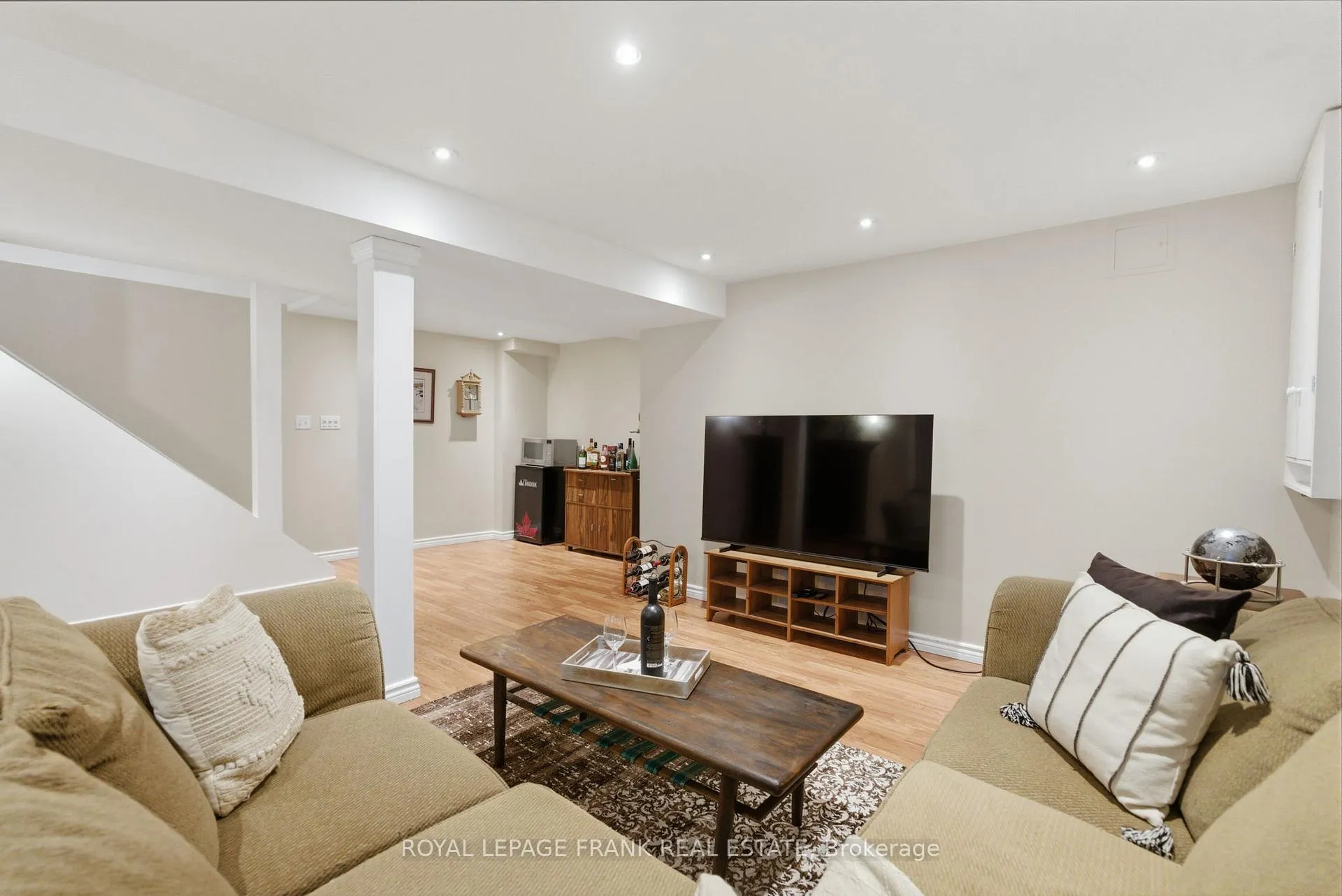 Photo 26 of 15 Maxwell Court, Clarington, Bowmanville — HOMEH