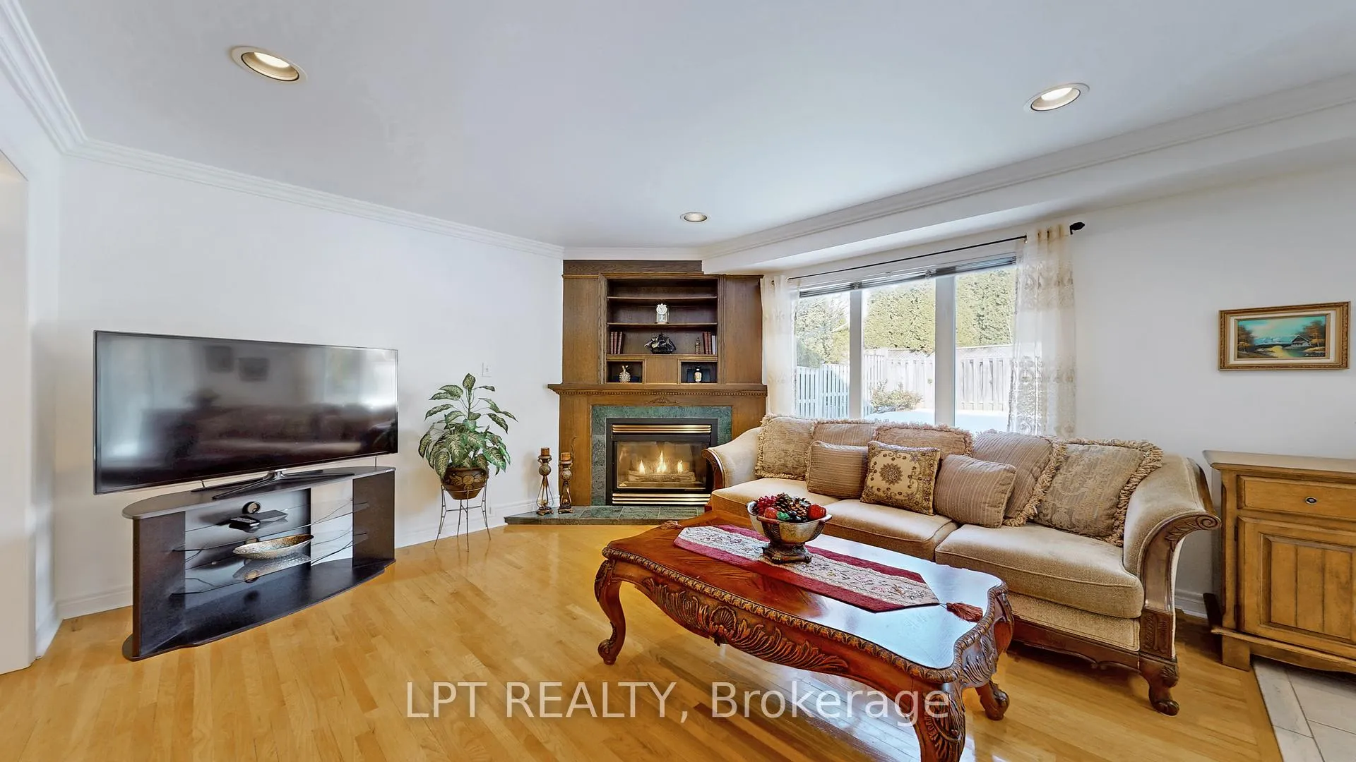 Photo 7 of 1887 Fairport Road, Pickering, Dunbarton — HOMEH