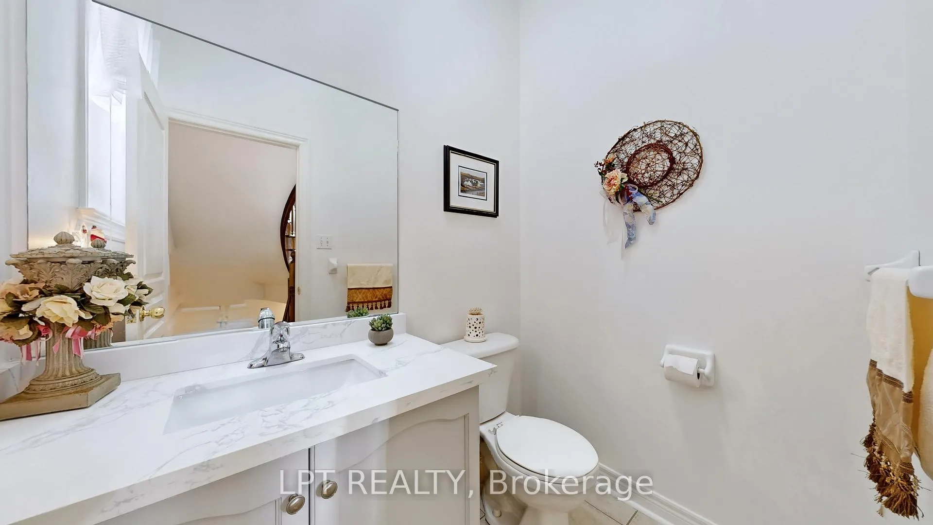 Photo 10 of 1887 Fairport Road, Pickering, Dunbarton — HOMEH