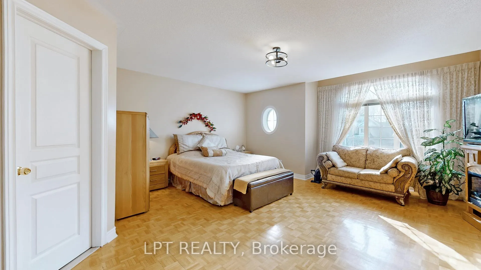Photo 11 of 1887 Fairport Road, Pickering, Dunbarton — HOMEH