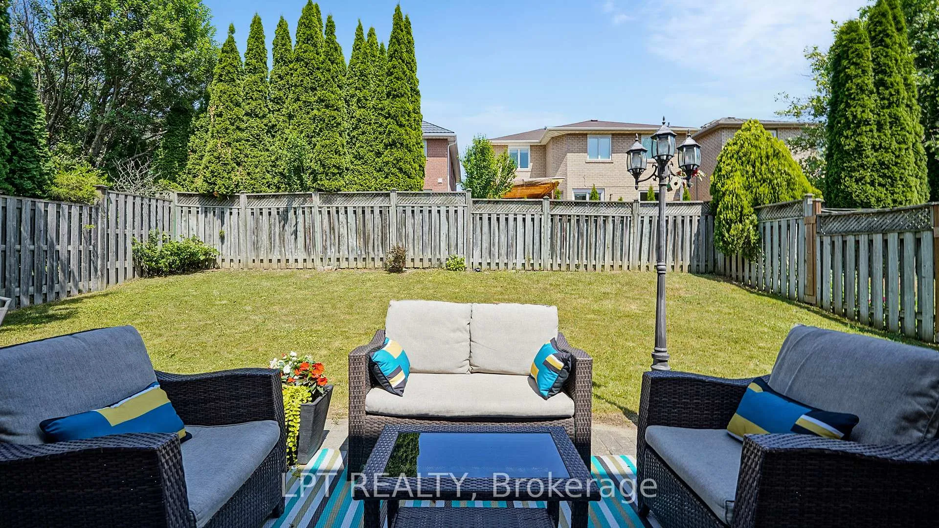 Photo 27 of 1887 Fairport Road, Pickering, Dunbarton — HOMEH
