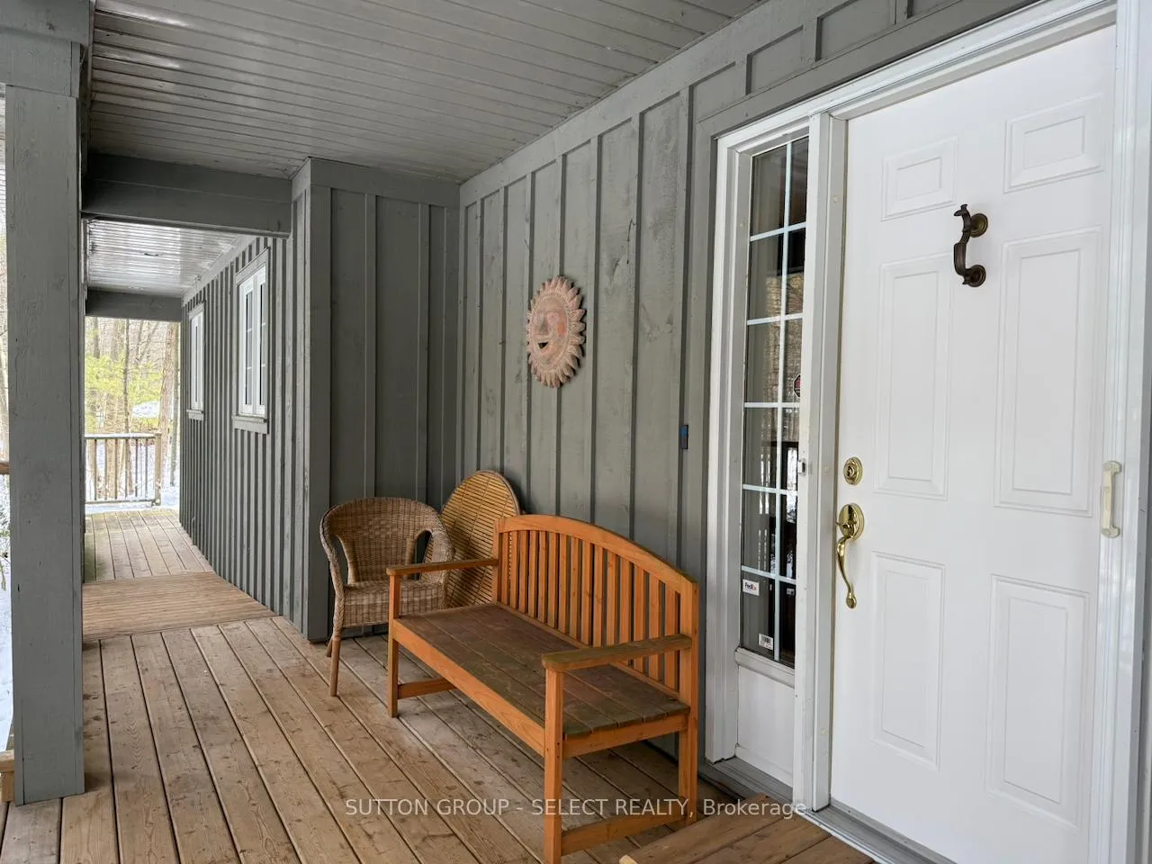 Front of 10297 Dogwood Crescent