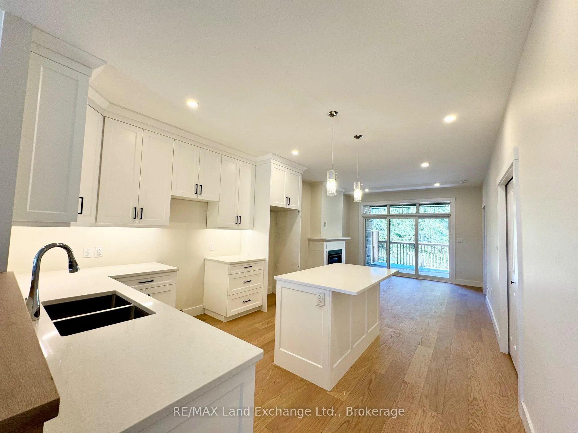 Photo 3 of 11 Nyah Court, Kincardine — HOMEH