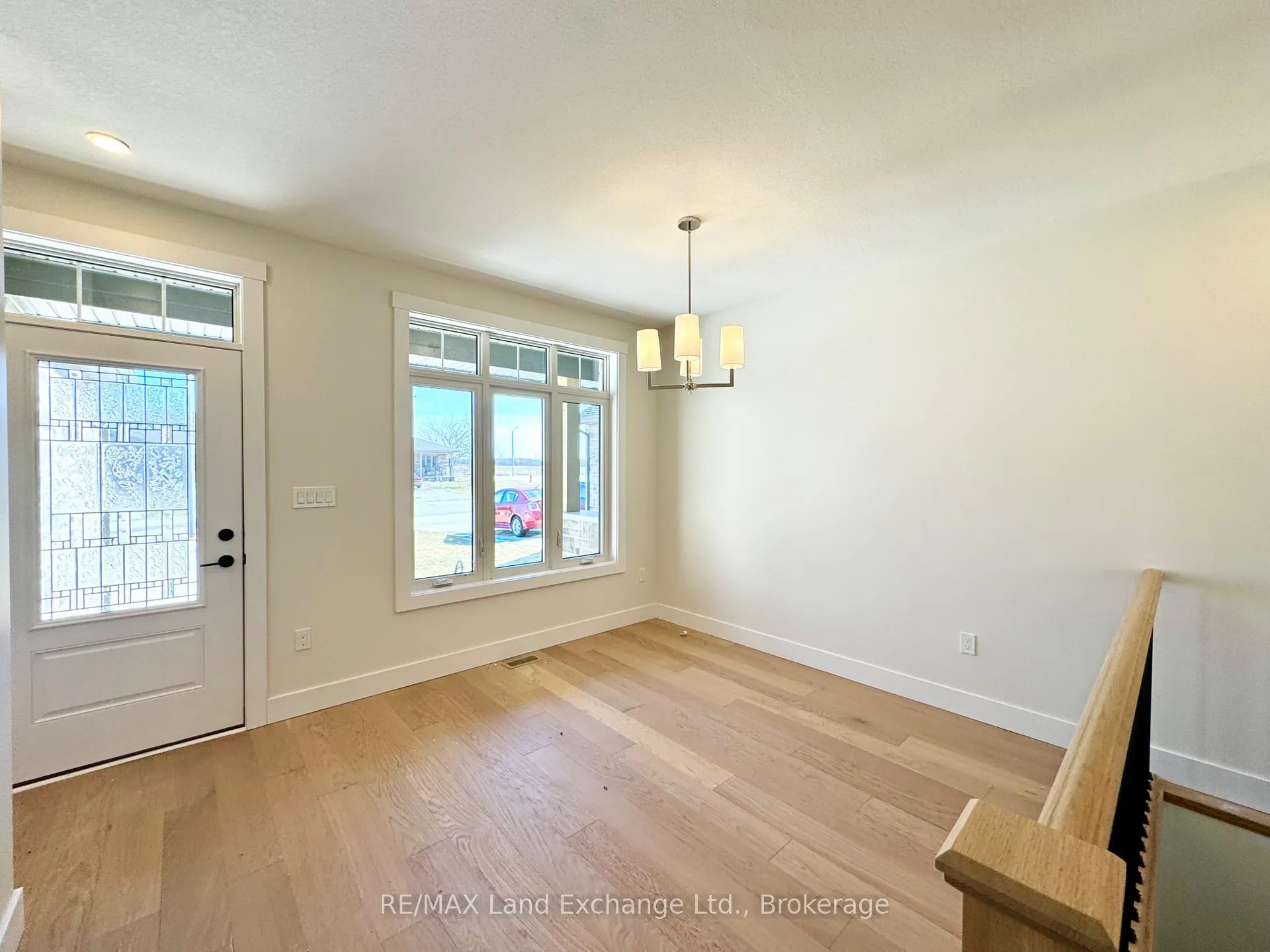 Photo 4 of 11 Nyah Court, Kincardine — HOMEH