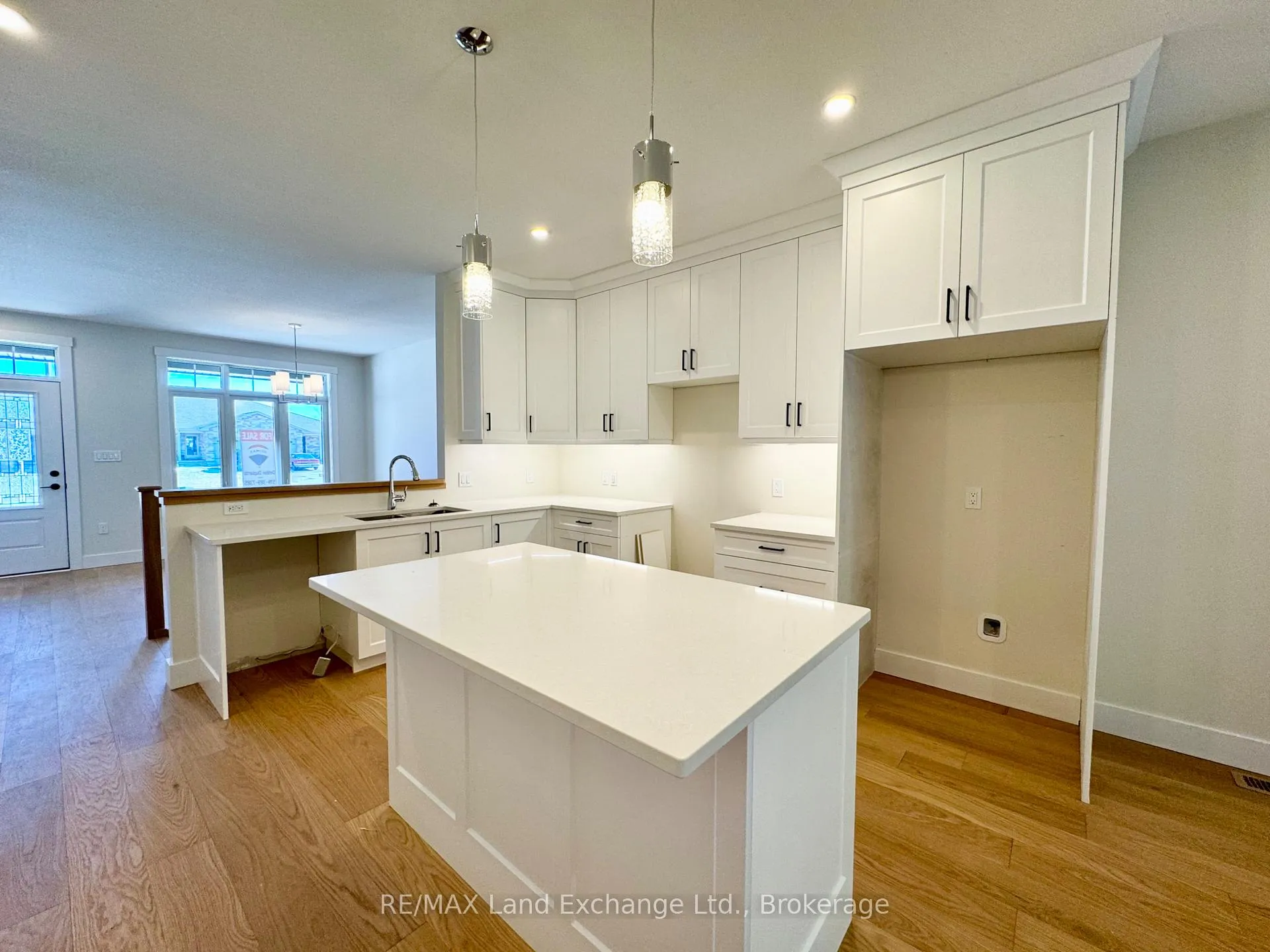 Photo 5 of 11 Nyah Court, Kincardine — HOMEH