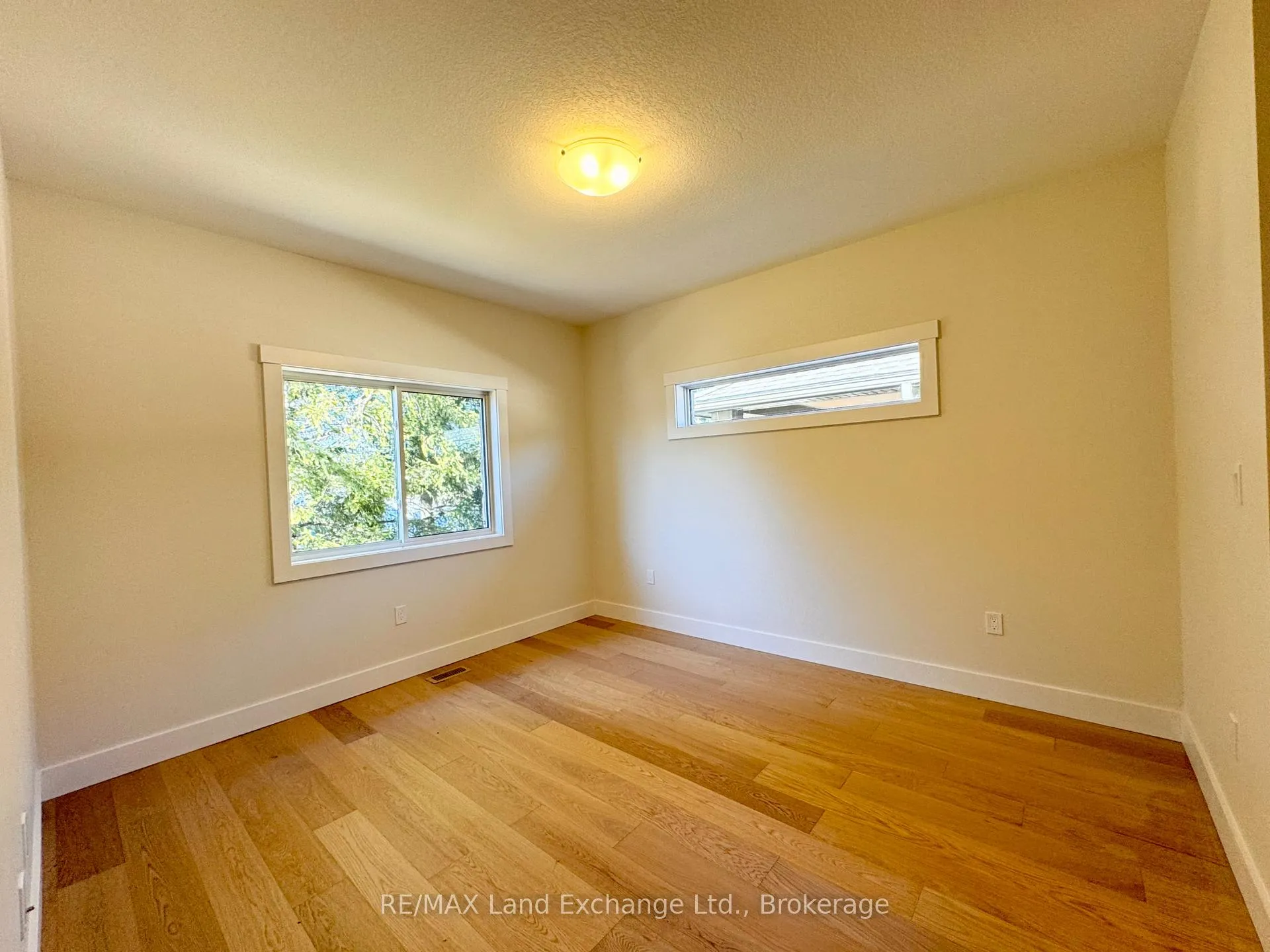 Photo 7 of 11 Nyah Court, Kincardine — HOMEH