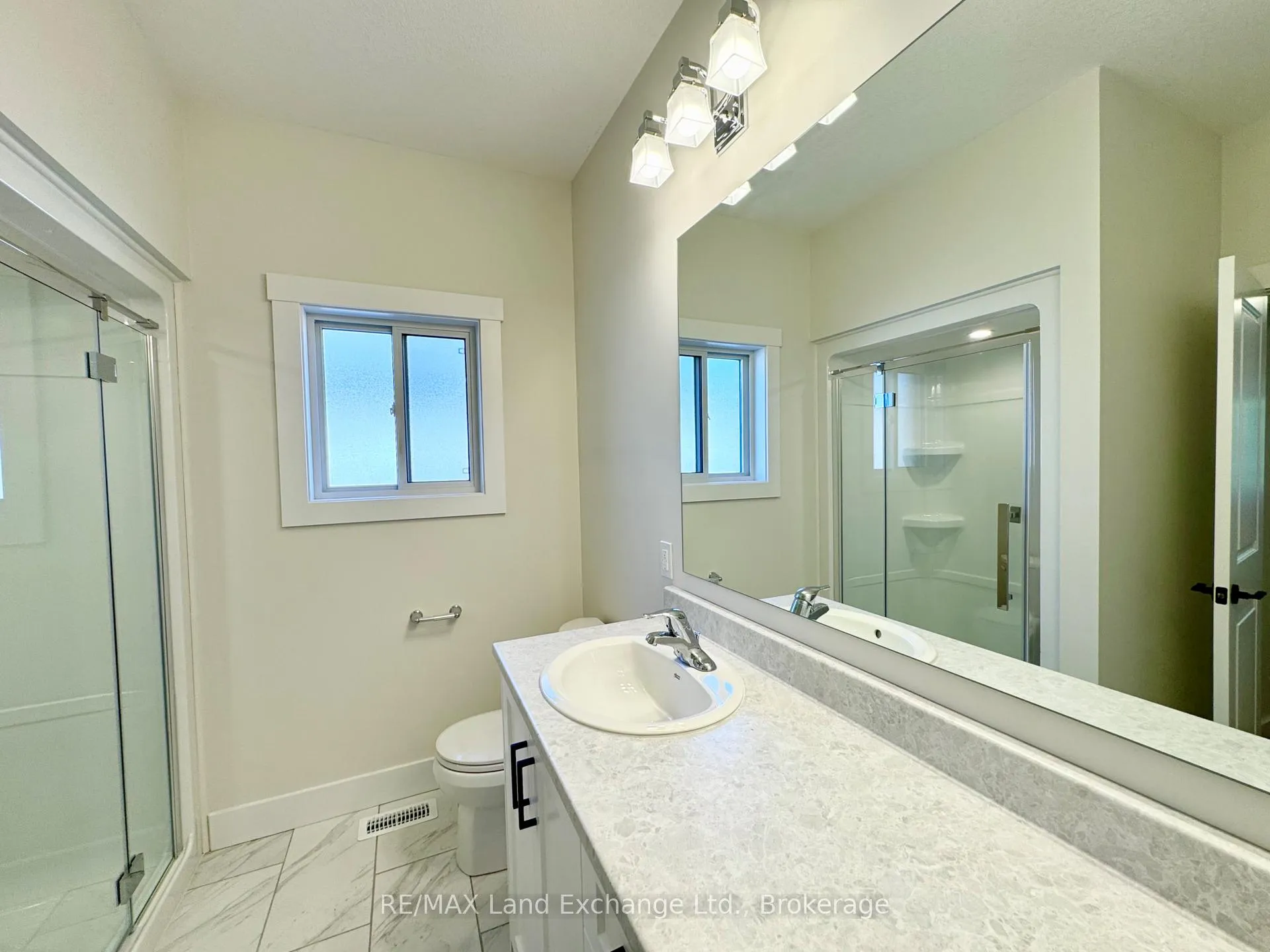 Photo 9 of 11 Nyah Court, Kincardine — HOMEH
