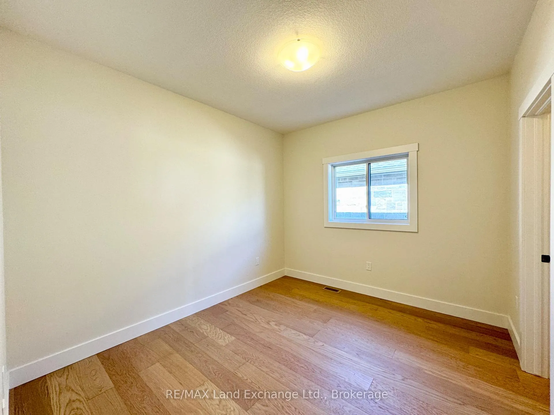 Photo 13 of 11 Nyah Court, Kincardine — HOMEH