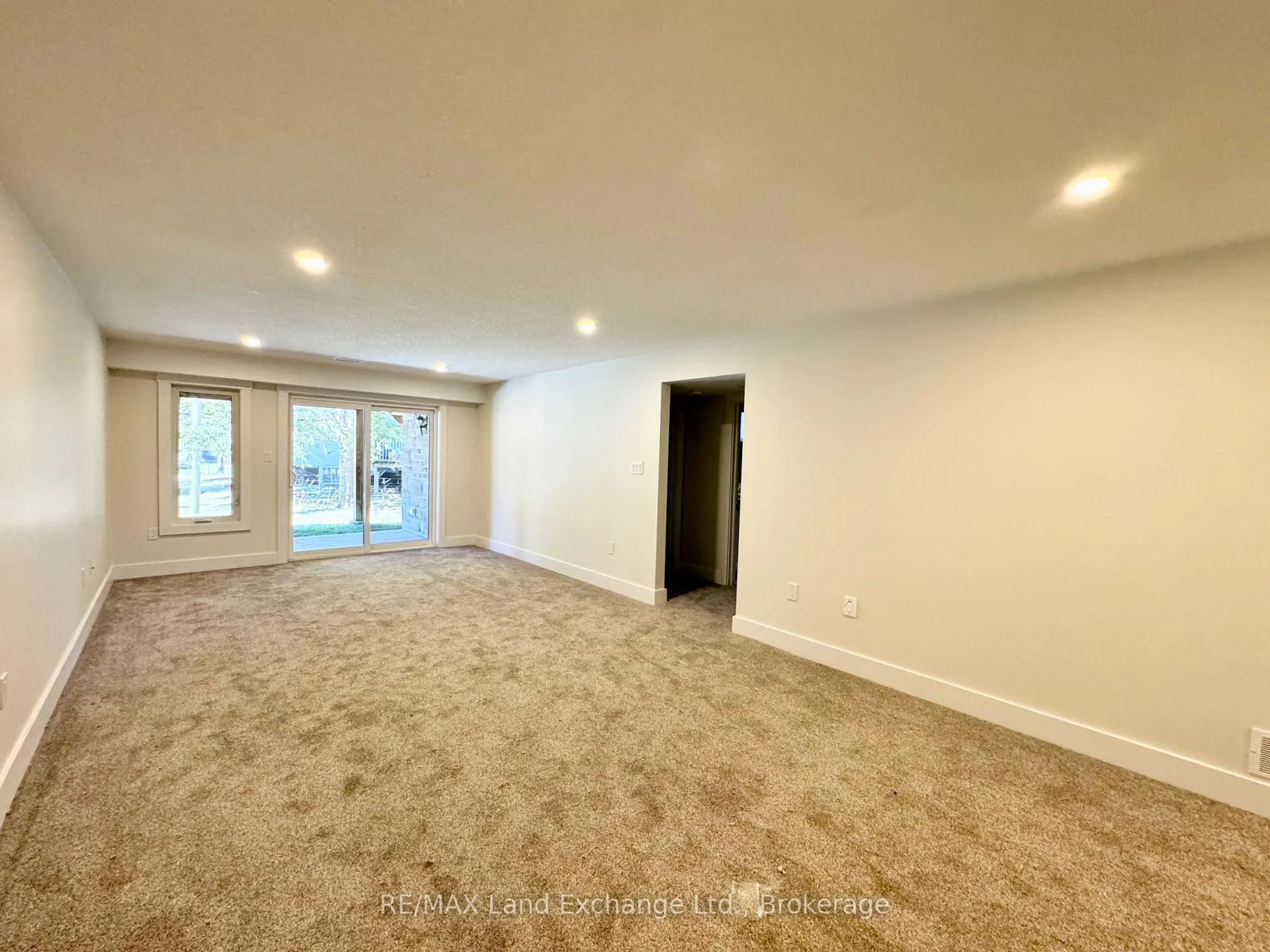 Photo 14 of 11 Nyah Court, Kincardine — HOMEH