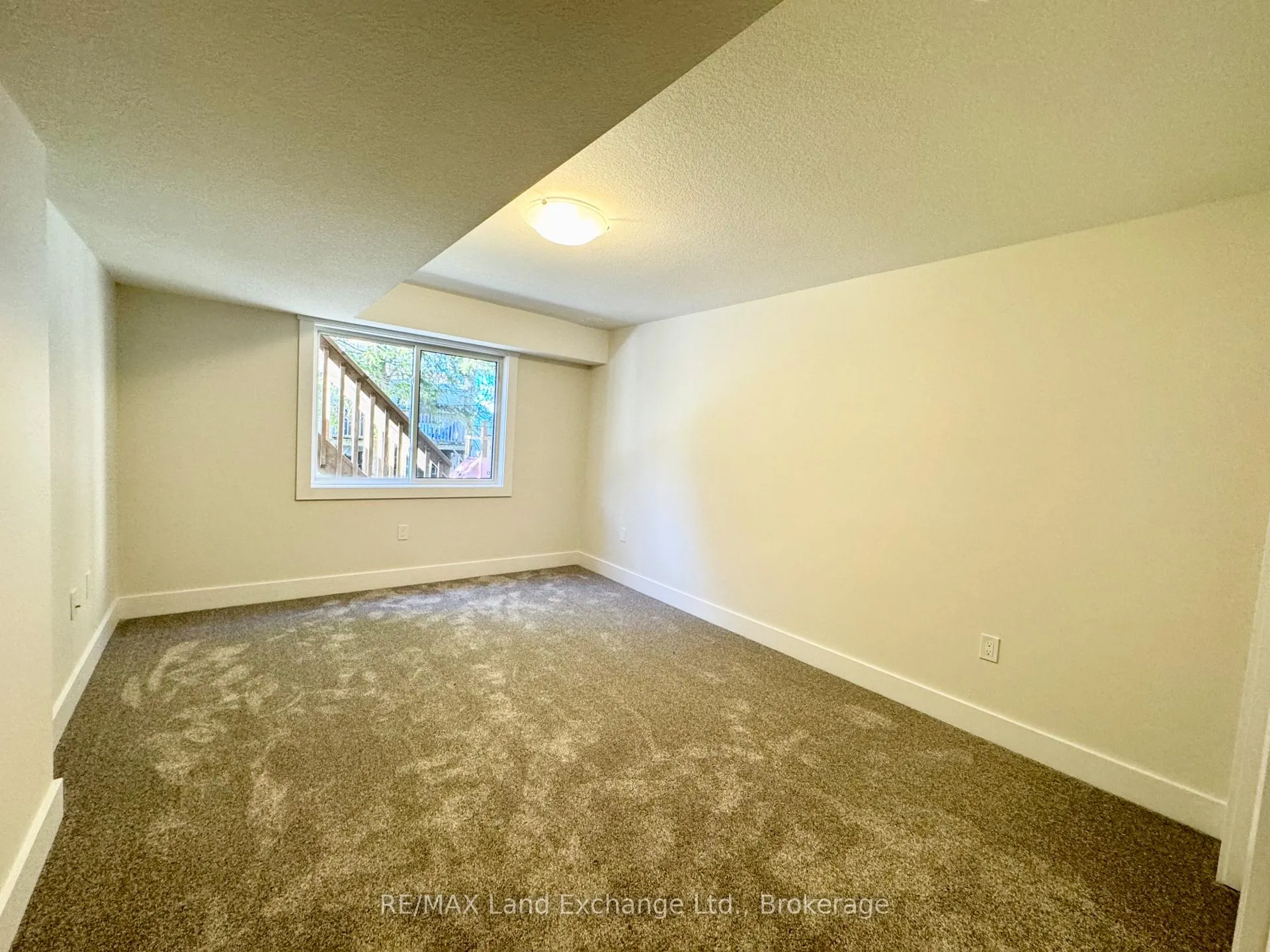 Photo 17 of 11 Nyah Court, Kincardine — HOMEH