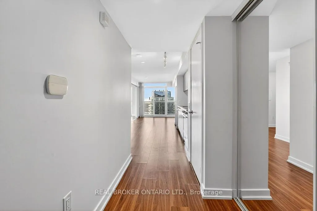 Photo 3 of Unit 3105, 85 Queens Wharf Road, Toronto, Waterfront Communities — HOMEH