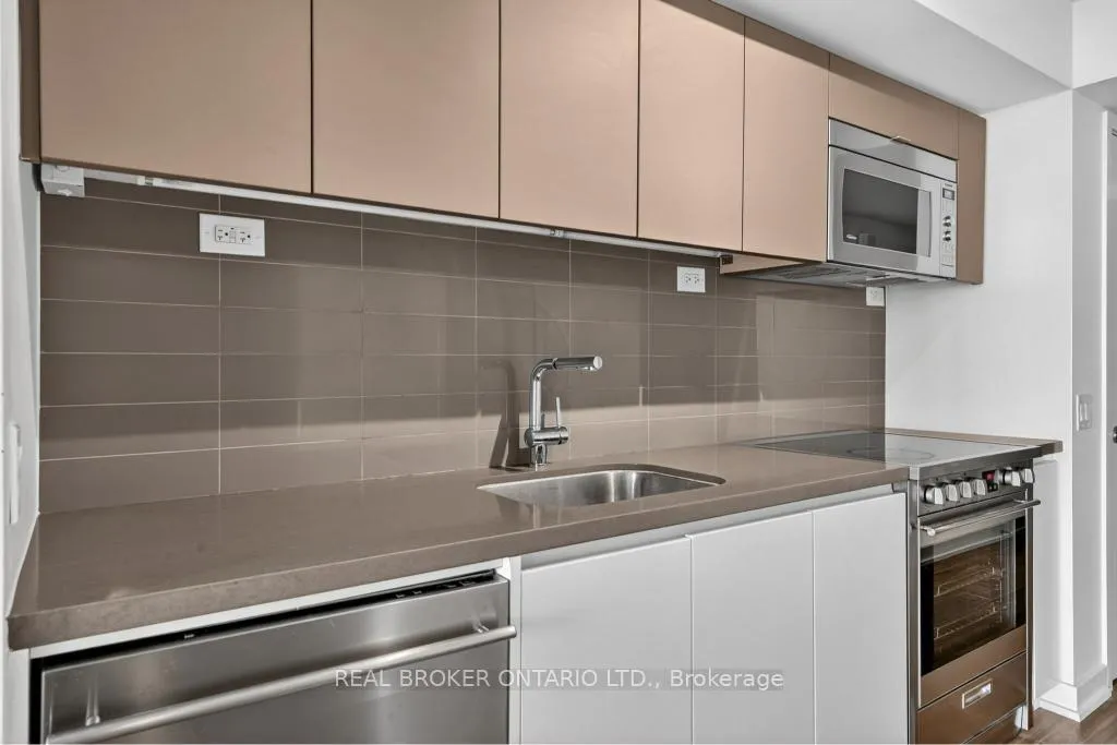 Photo 5 of Unit 3105, 85 Queens Wharf Road, Toronto, Waterfront Communities — HOMEH