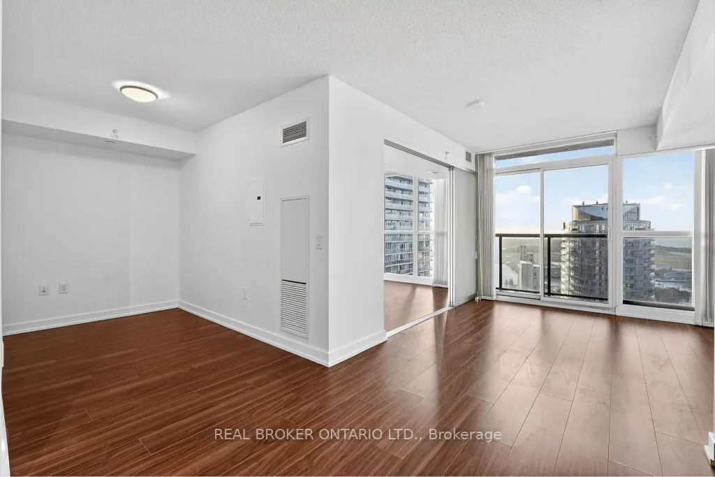 Photo 10 of Unit 3105, 85 Queens Wharf Road, Toronto, Waterfront Communities — HOMEH