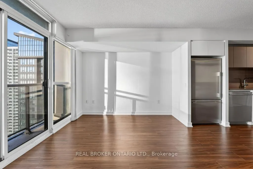 Photo 15 of Unit 3105, 85 Queens Wharf Road, Toronto, Waterfront Communities — HOMEH