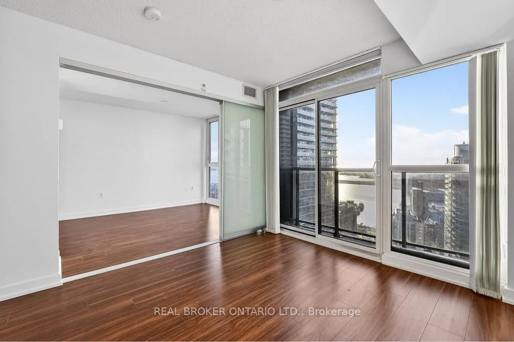 Photo 16 of Unit 3105, 85 Queens Wharf Road, Toronto, Waterfront Communities — HOMEH