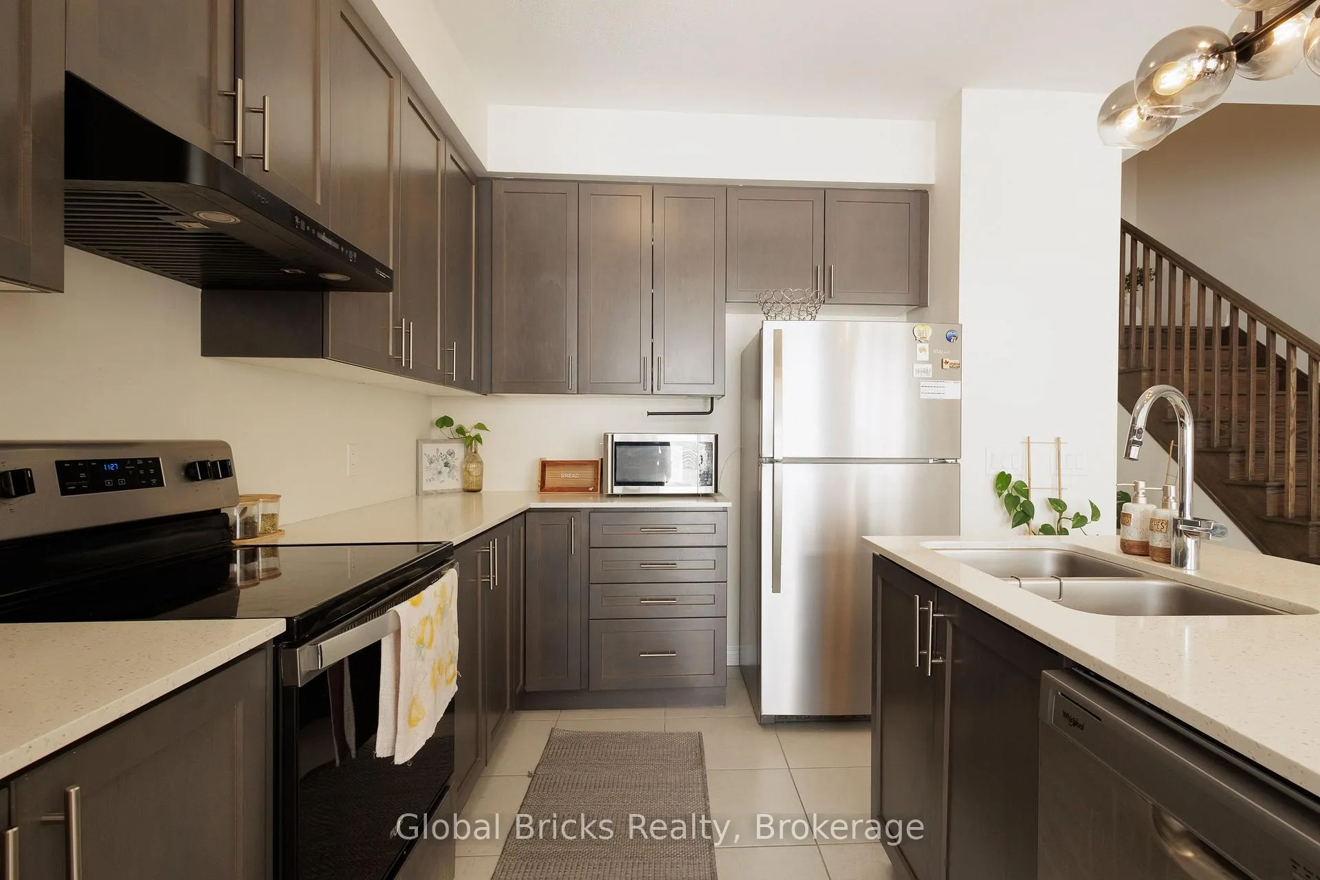 Photo 12 of 192 Broadacre Drive, Kitchener — HOMEH