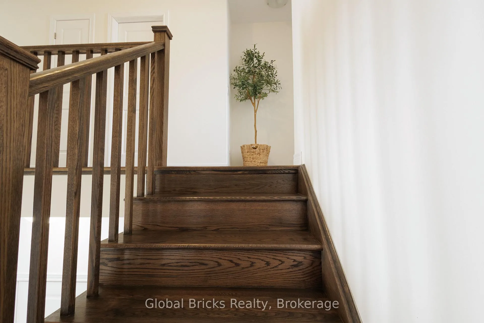 Photo 20 of 192 Broadacre Drive, Kitchener — HOMEH