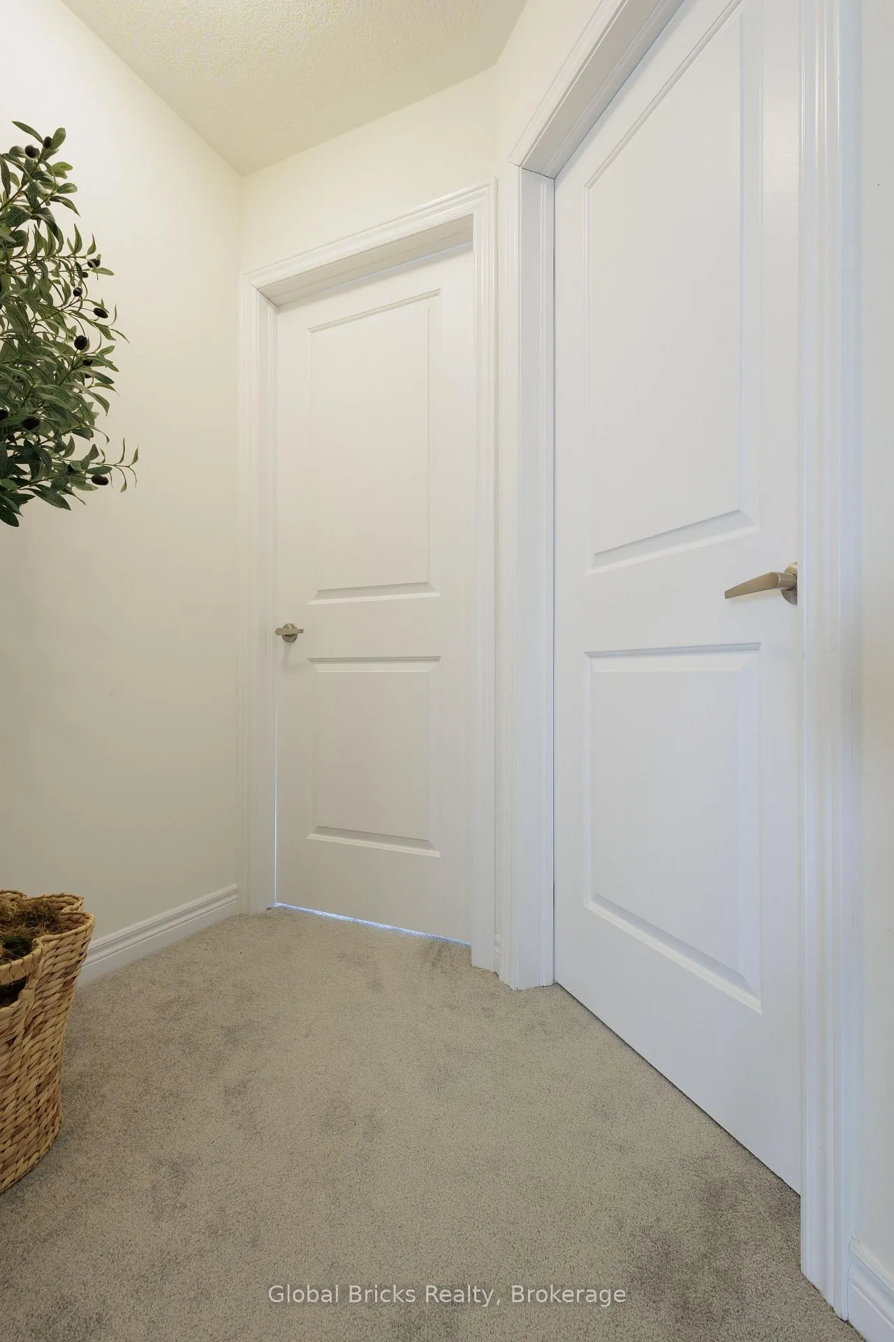 Photo 21 of 192 Broadacre Drive, Kitchener — HOMEH