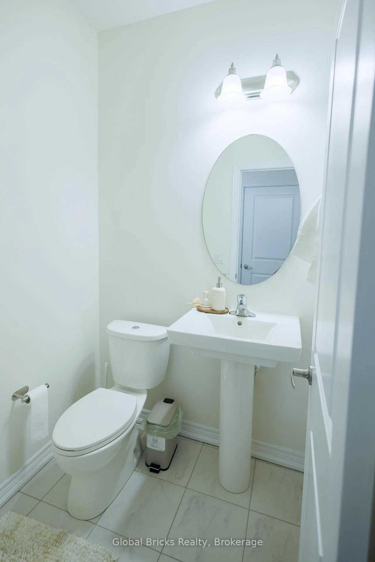 Photo 22 of 192 Broadacre Drive, Kitchener — HOMEH