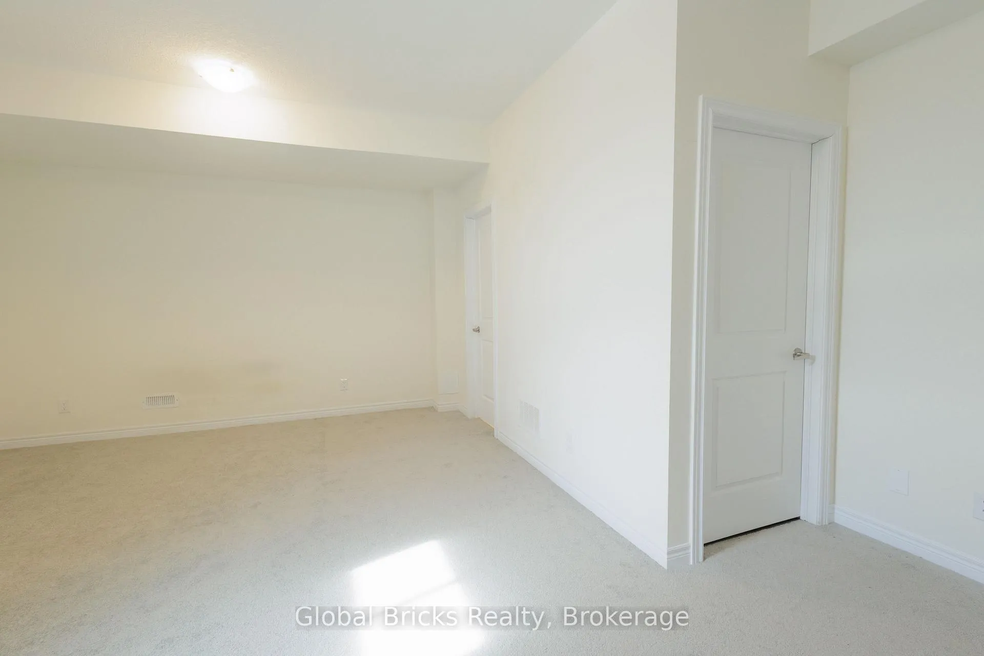 Photo 43 of 192 Broadacre Drive, Kitchener — HOMEH