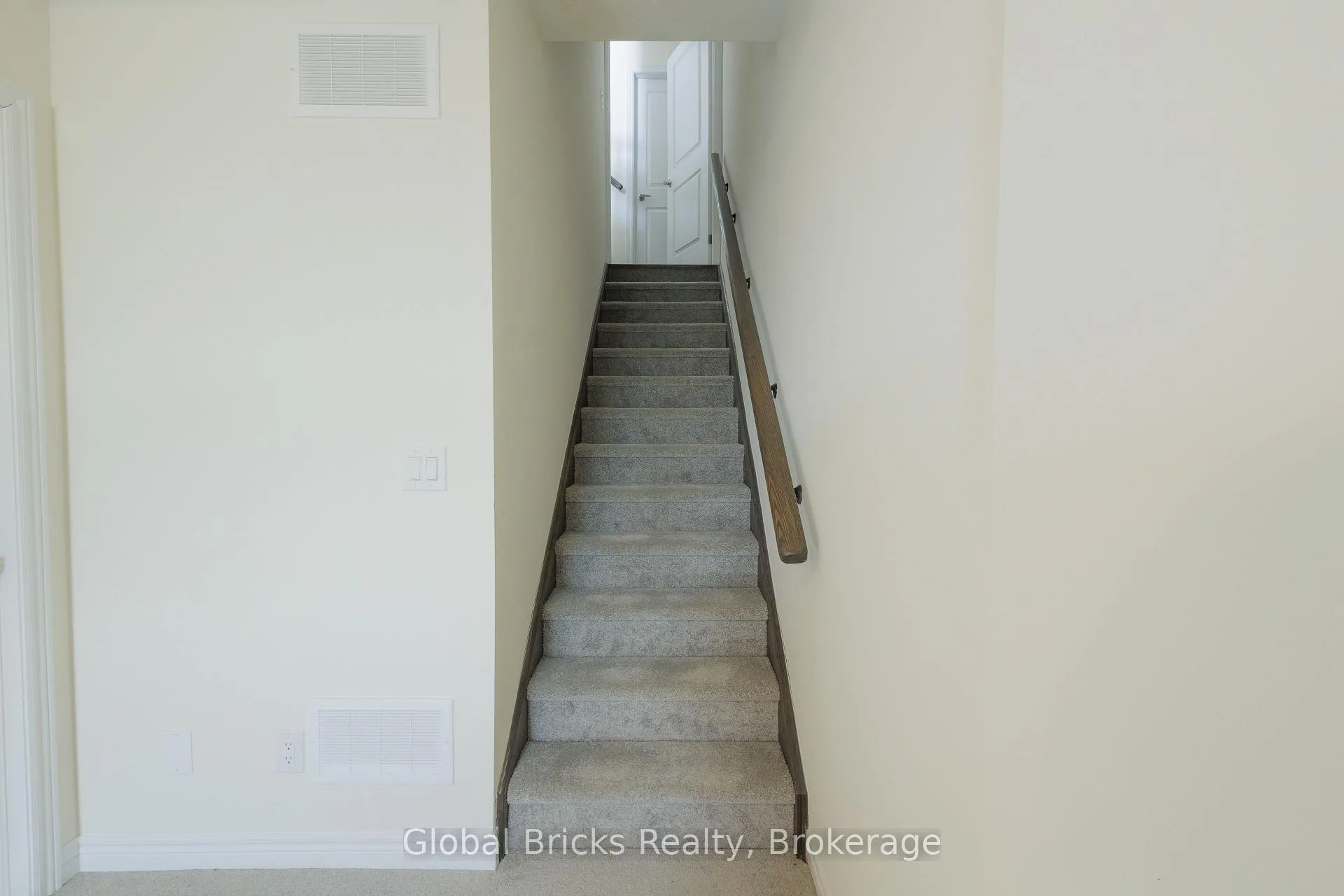 Photo 44 of 192 Broadacre Drive, Kitchener — HOMEH