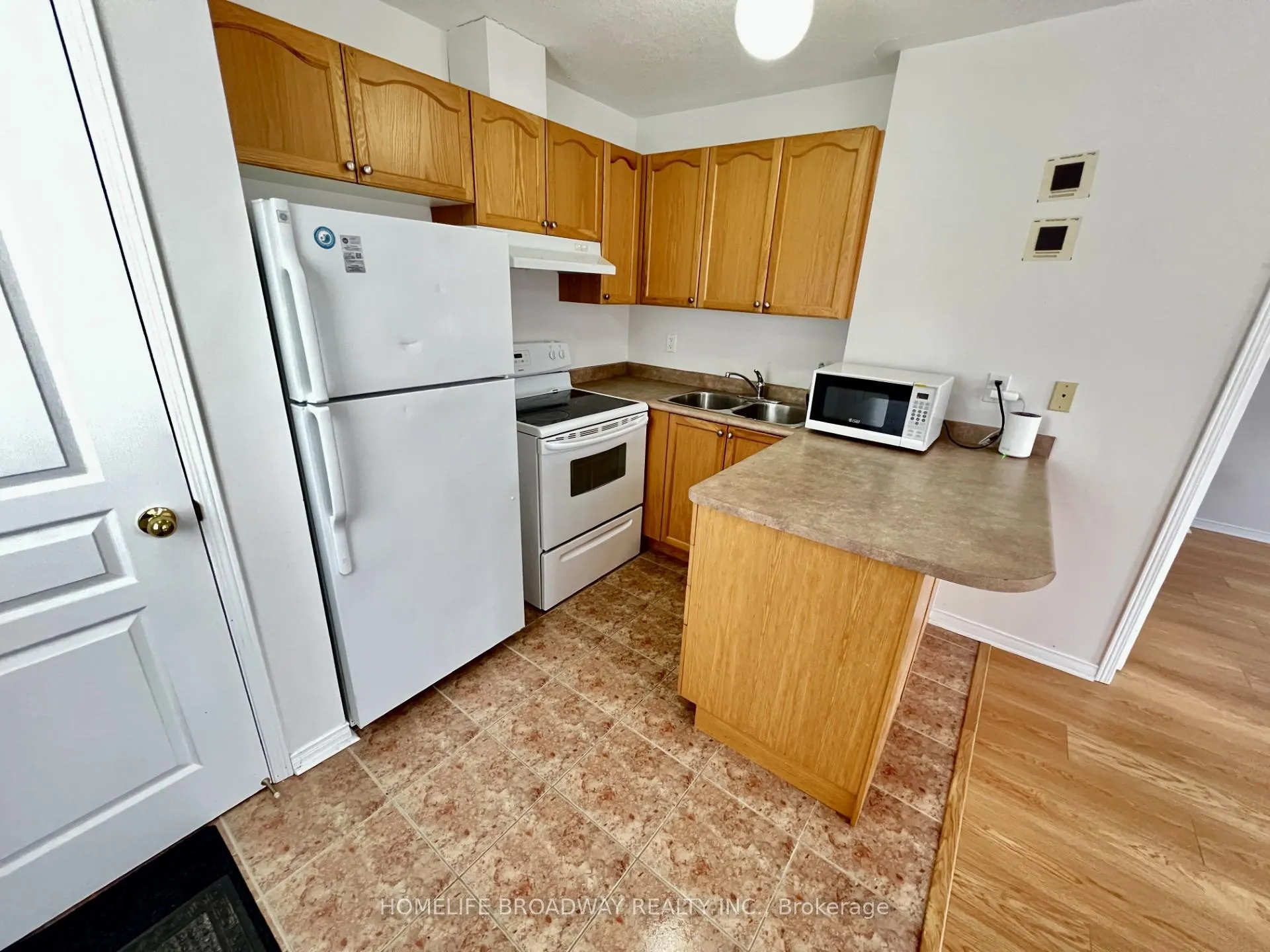 Photo 5 of Unit (Coach House), 36 Hosta Avenue, Markham, Cornell — HOMEH