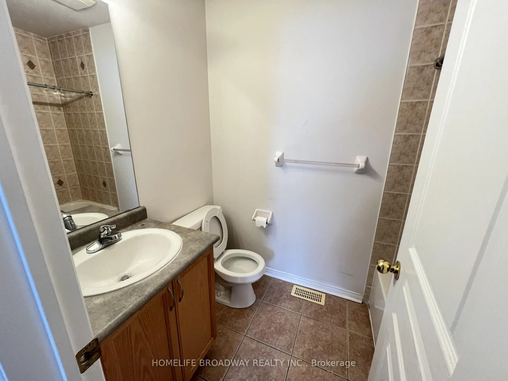 Photo 11 of Unit (Coach House), 36 Hosta Avenue, Markham, Cornell — HOMEH