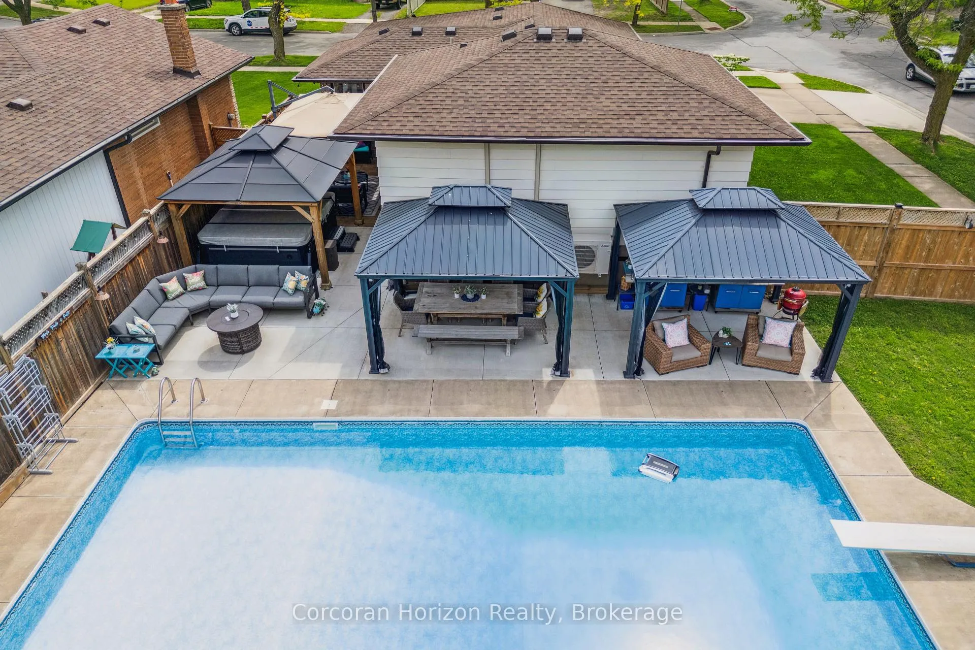 Photo 6 of 6845 Wilinger Street, Niagara Falls, Stamford — HOMEH