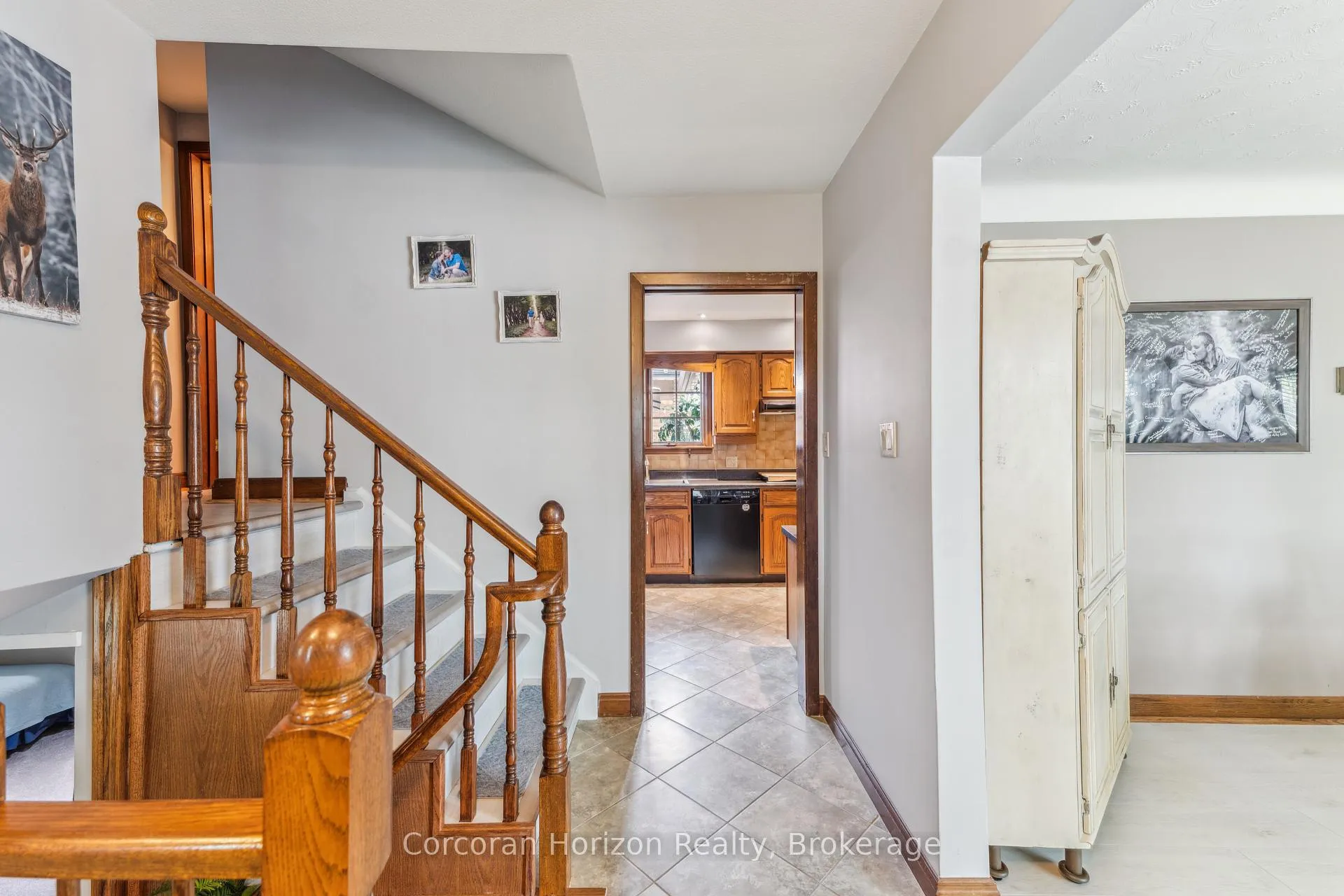 Photo 10 of 6845 Wilinger Street, Niagara Falls, Stamford — HOMEH