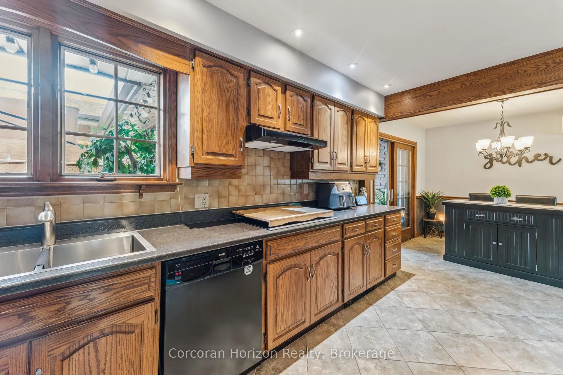 Photo 21 of 6845 Wilinger Street, Niagara Falls, Stamford — HOMEH