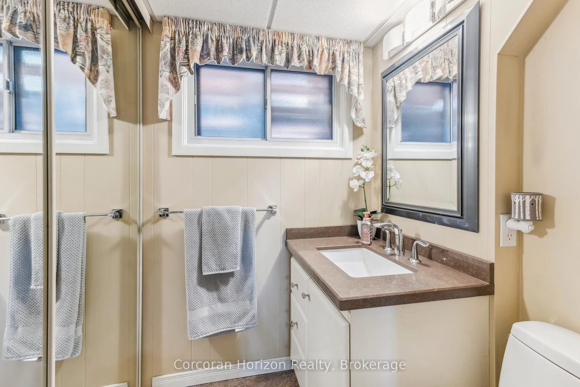 Photo 29 of 6845 Wilinger Street, Niagara Falls, Stamford — HOMEH