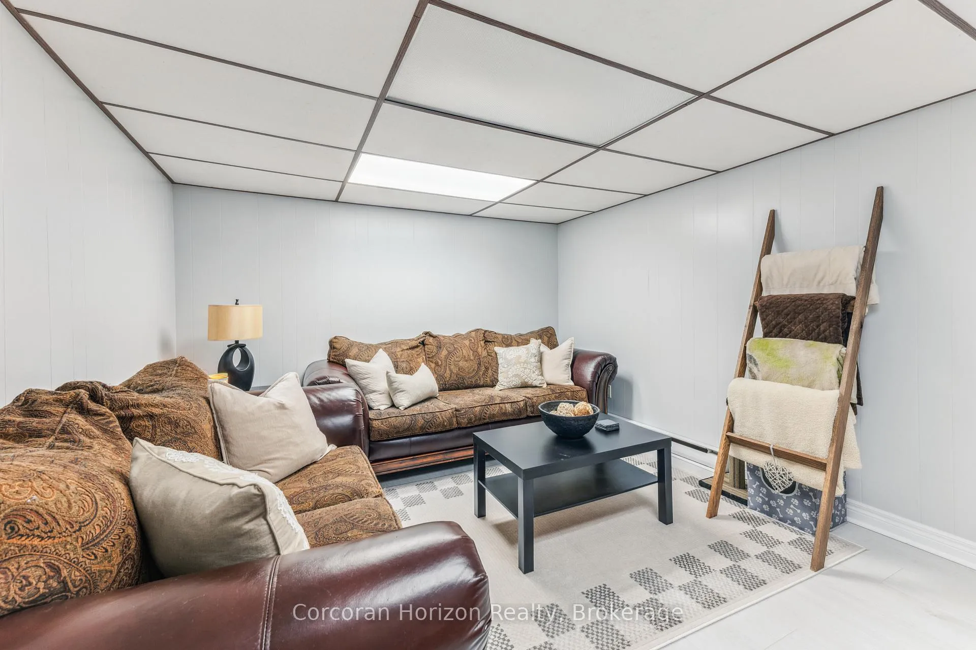 Photo 33 of 6845 Wilinger Street, Niagara Falls, Stamford — HOMEH