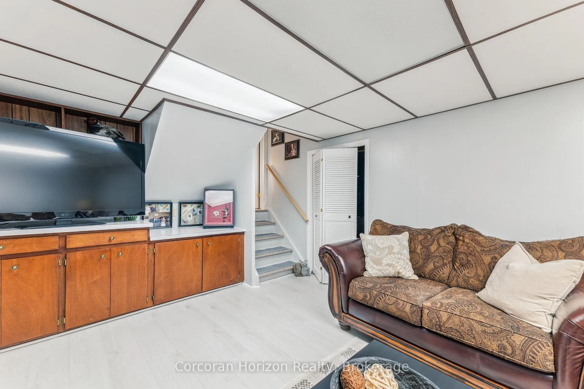 Photo 34 of 6845 Wilinger Street, Niagara Falls, Stamford — HOMEH