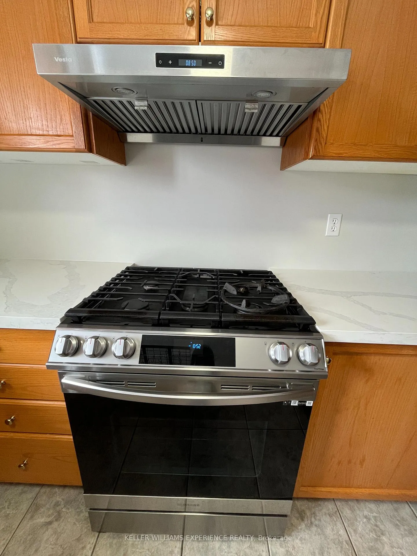 Photo 8 of 59 Birchwood Drive, Barrie, East Bayfield — HOMEH