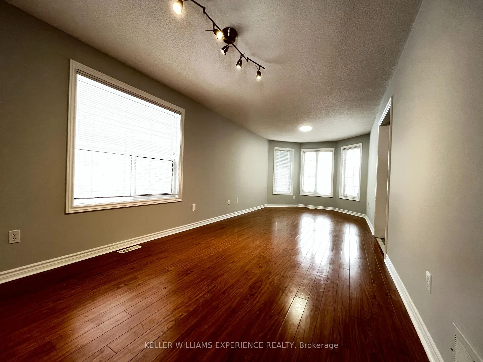 Photo 18 of 59 Birchwood Drive, Barrie, East Bayfield — HOMEH