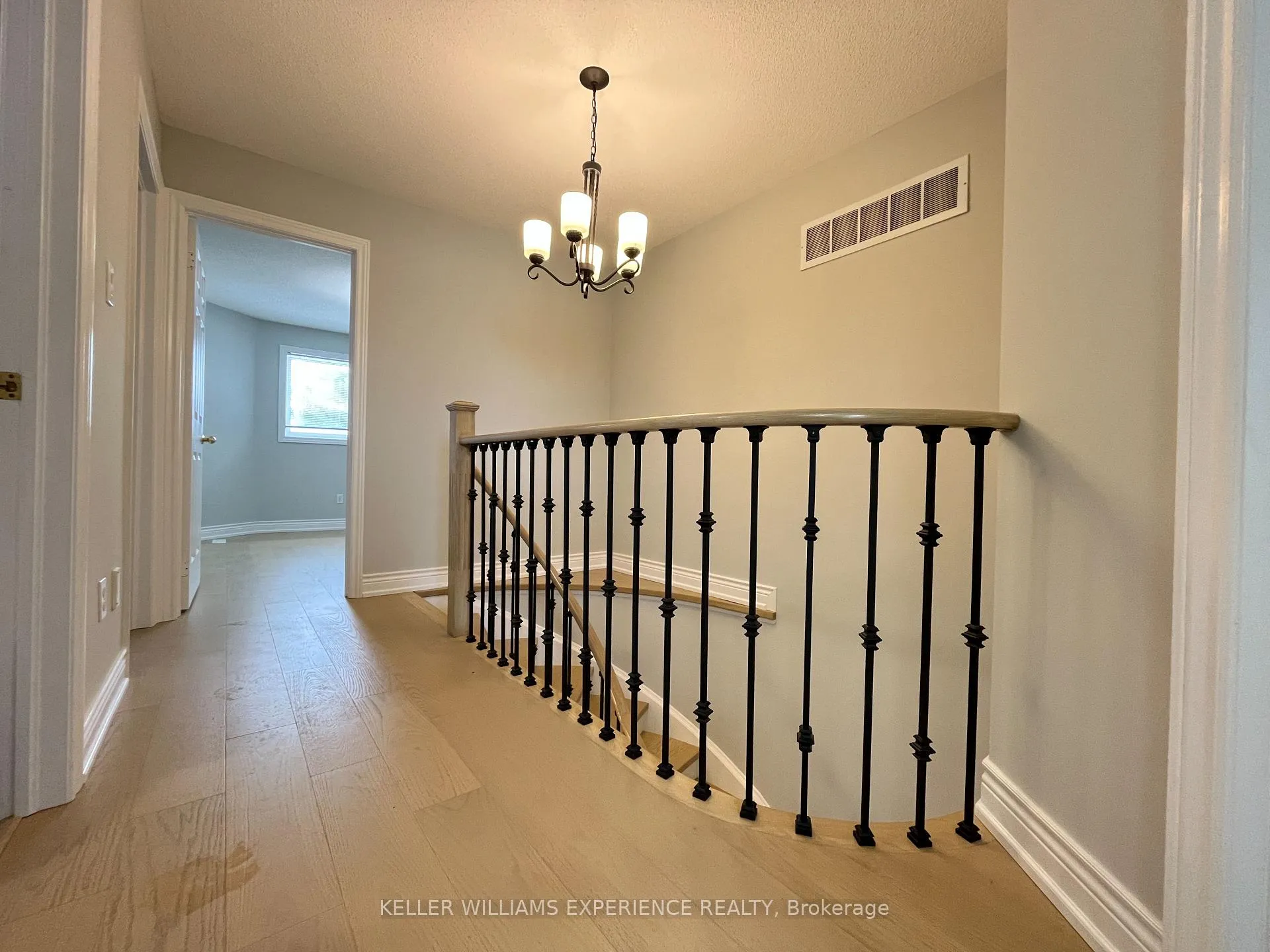 Photo 21 of 59 Birchwood Drive, Barrie, East Bayfield — HOMEH