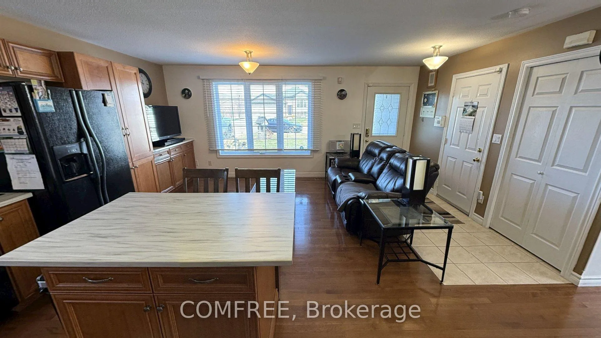 Photo 4 of 33 Regal Drive, Chatham-Kent, Tilbury — HOMEH