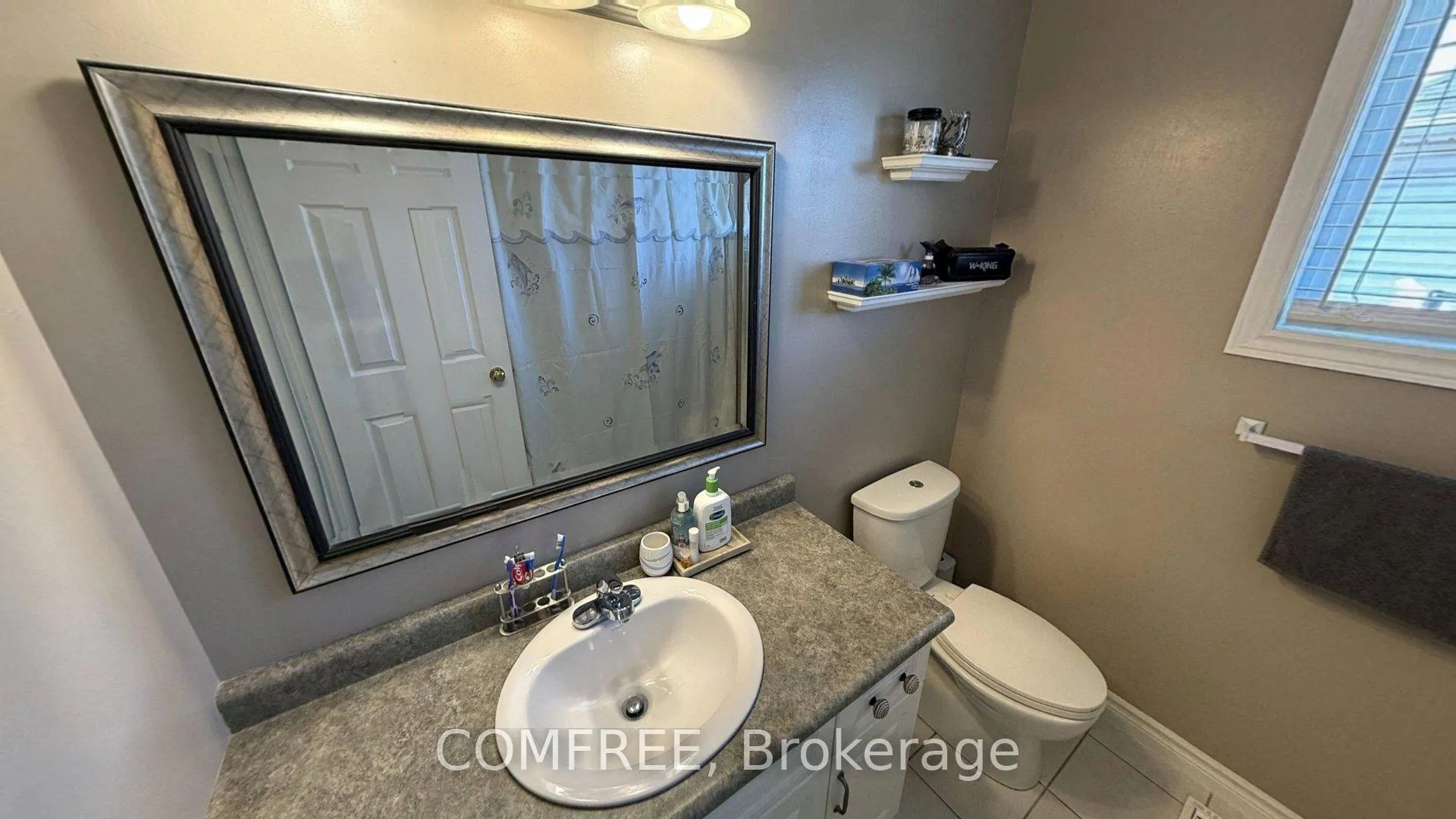Photo 8 of 33 Regal Drive, Chatham-Kent, Tilbury — HOMEH